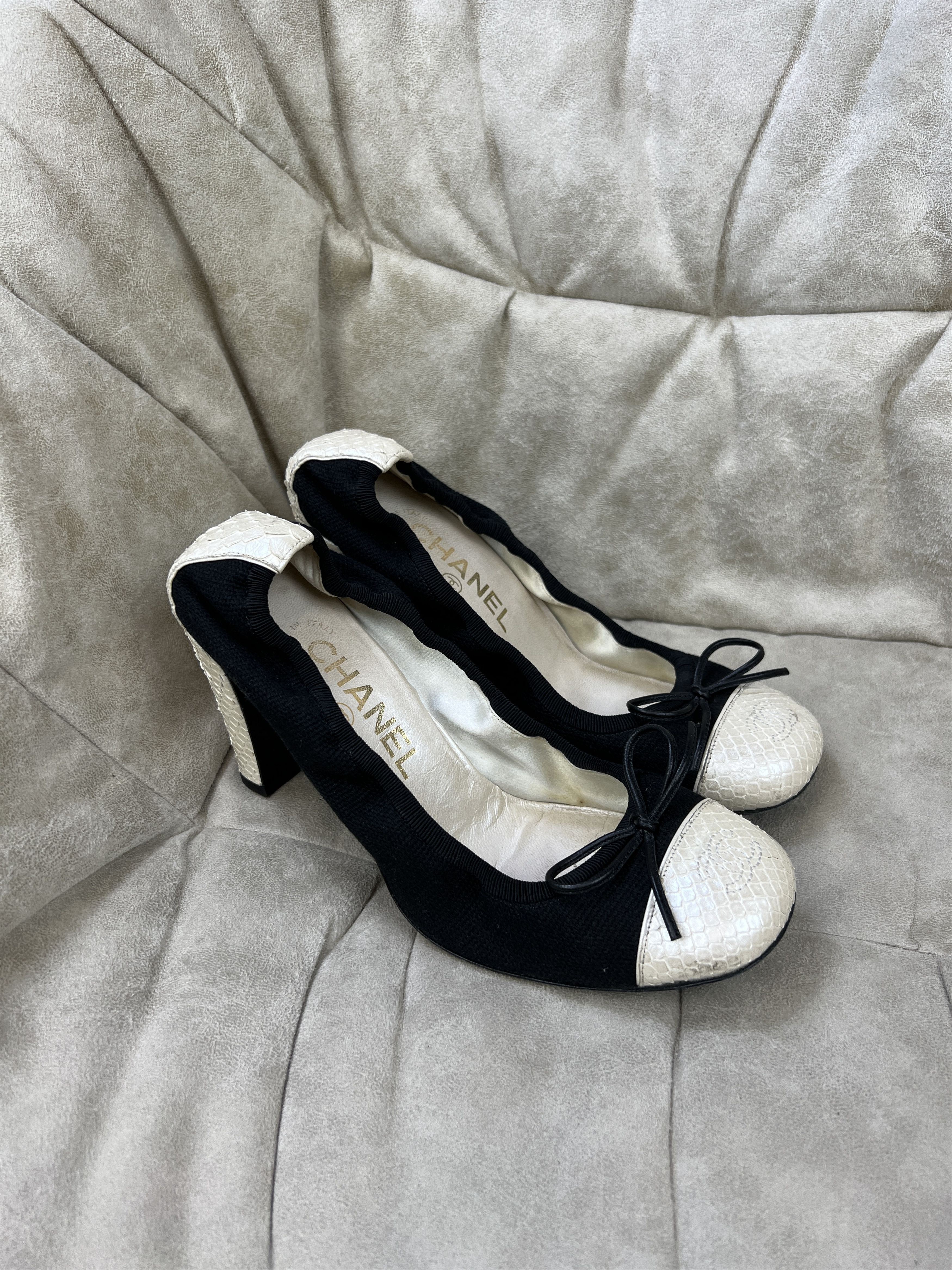 Chanel Chanel CC Logo Heels Balets Snake Skin Size US 7 / IT 37 - 3 Thumbnail