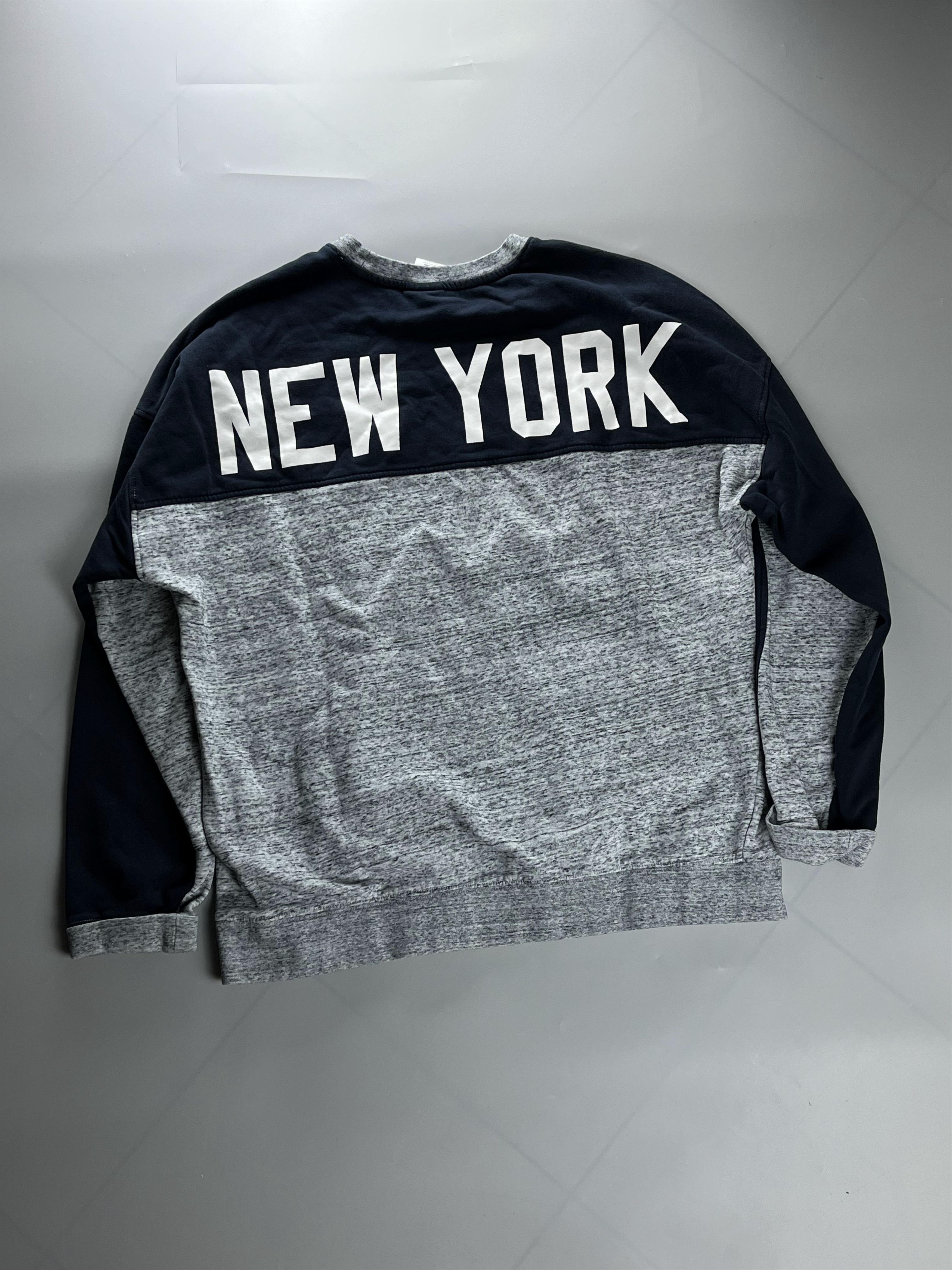 Champion × New York Yankees RARE! New York Yankees Champion Big Logo Sweatshirt Size US L / EU 52-54 / 3 - 4 Thumbnail