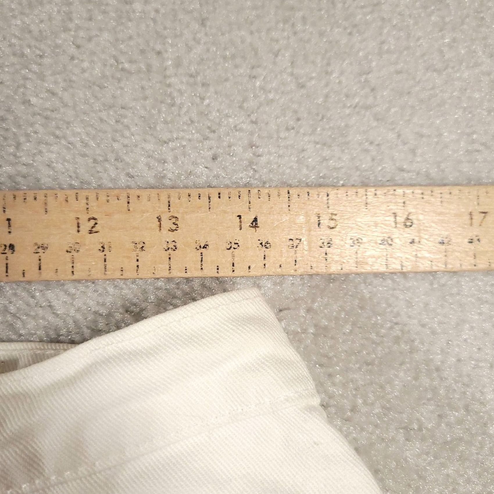Vintage Sasson Jeanswear Shorts Bermuda White Denim 13/14 High Rise 5 Pocket Womens Juniors 100% Cotton Size 34" / US 12 / IT 48 - 6 Thumbnail