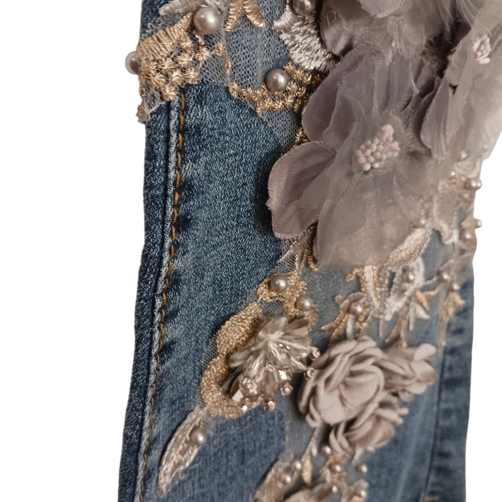 Vintage Jeweled Jeans Sz 28 Blue BEADED FLORAL PEARLS Boho Cottage Size 28" / US 6 / IT 42 - 13 Thumbnail