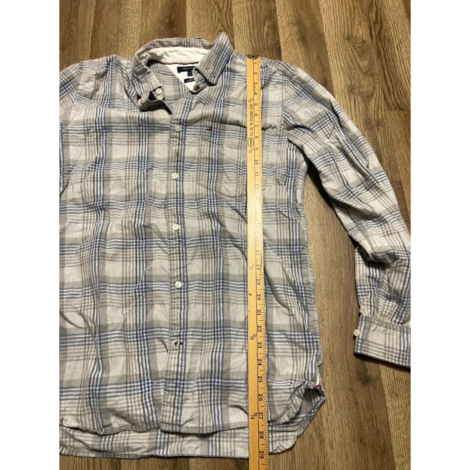 Tommy Hilfiger **Tommy Hilfiger Men's Large Plaid Gray Blue Button-Up Shirt** User: Tommy Hilfiger Men's Large Plaid Gray Blue Button-Up Shirt Size US L / EU 52-54 / 3 - 6 Thumbnail