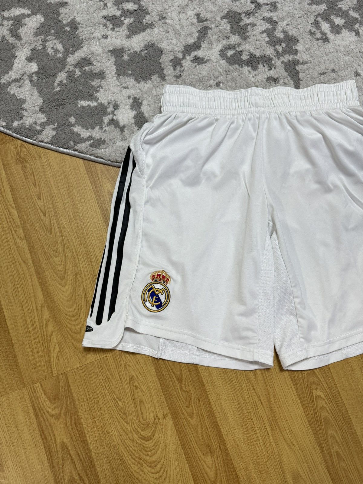 Adidas × Vintage White Adidas Men's Real Madrid Football Soccer Shorts Size US 34 / EU 50 - 4 Thumbnail