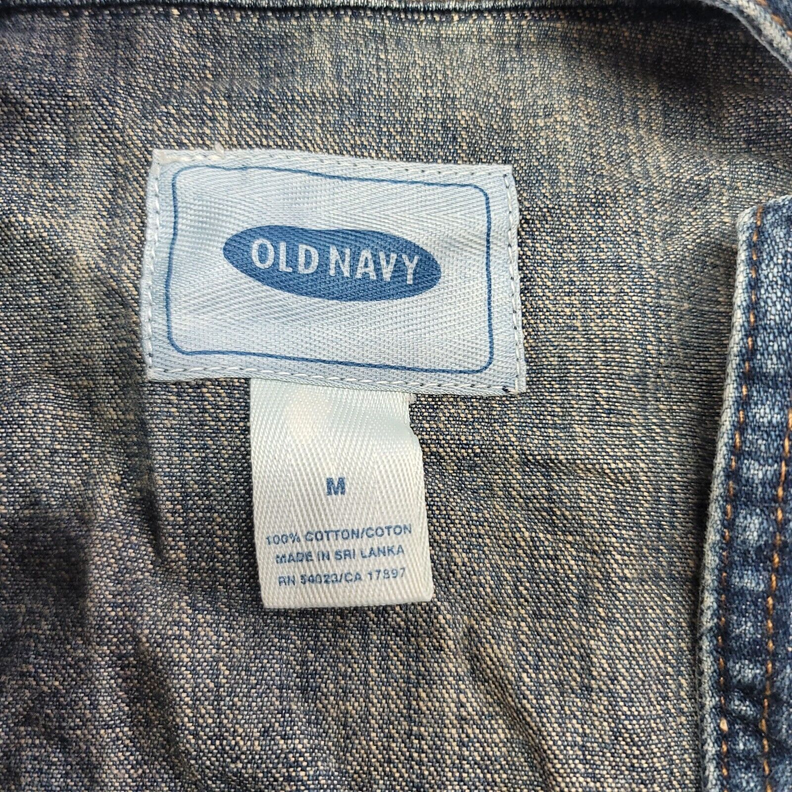 Old Navy Old Navy Button Up Denime Jacket Womens Size Medium M Blue Size M / US 6-8 / IT 42-44 - 3 Thumbnail