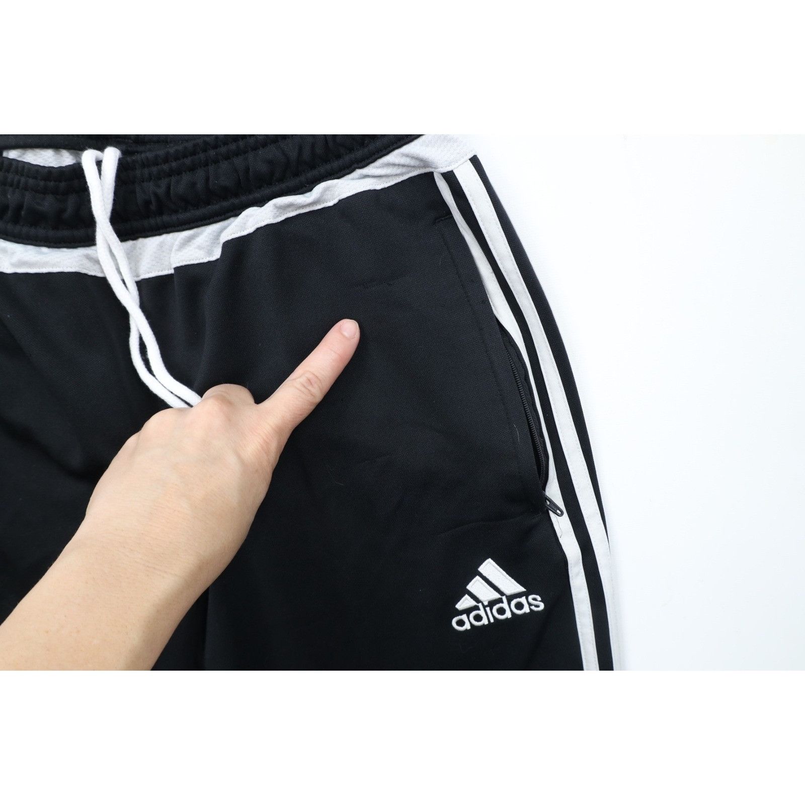 Adidas × Vintage Vintage Adidas Spell Out Striped Tapered Leg Soccer Pants Size US 32 / EU 48 - 6 Thumbnail