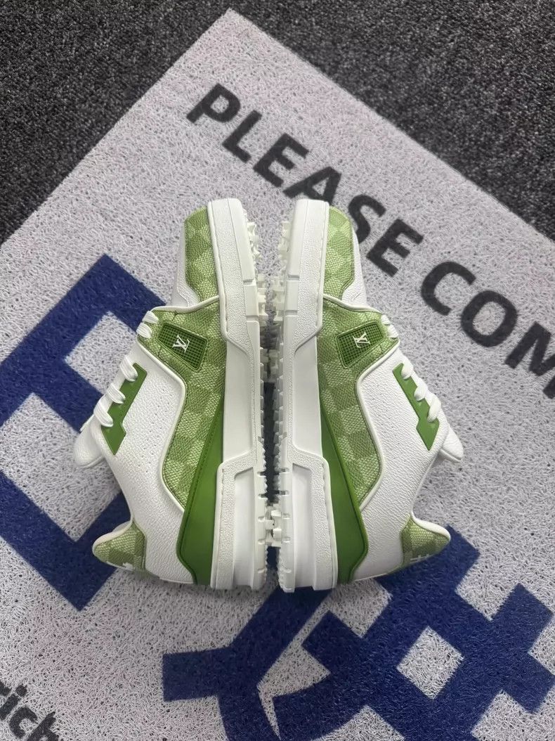 Louis Vuitton Louis Vuitton Trainer Hand-Painted Signature Wearable Low- Size US 7.5 / EU 40-41 - 2 Thumbnail