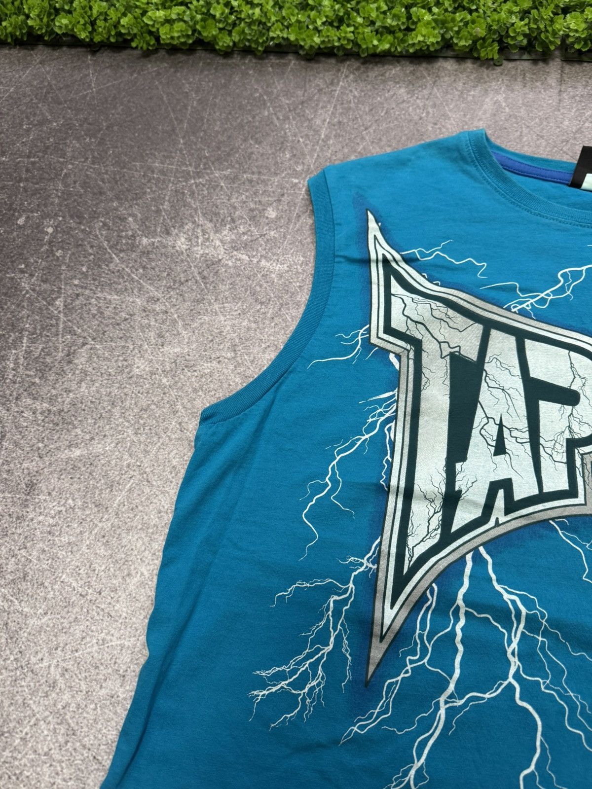 Tapout Vintage y2k Tapout crazy tribal all over print tank top tee Size US L / EU 52-54 / 3 - 6 Thumbnail