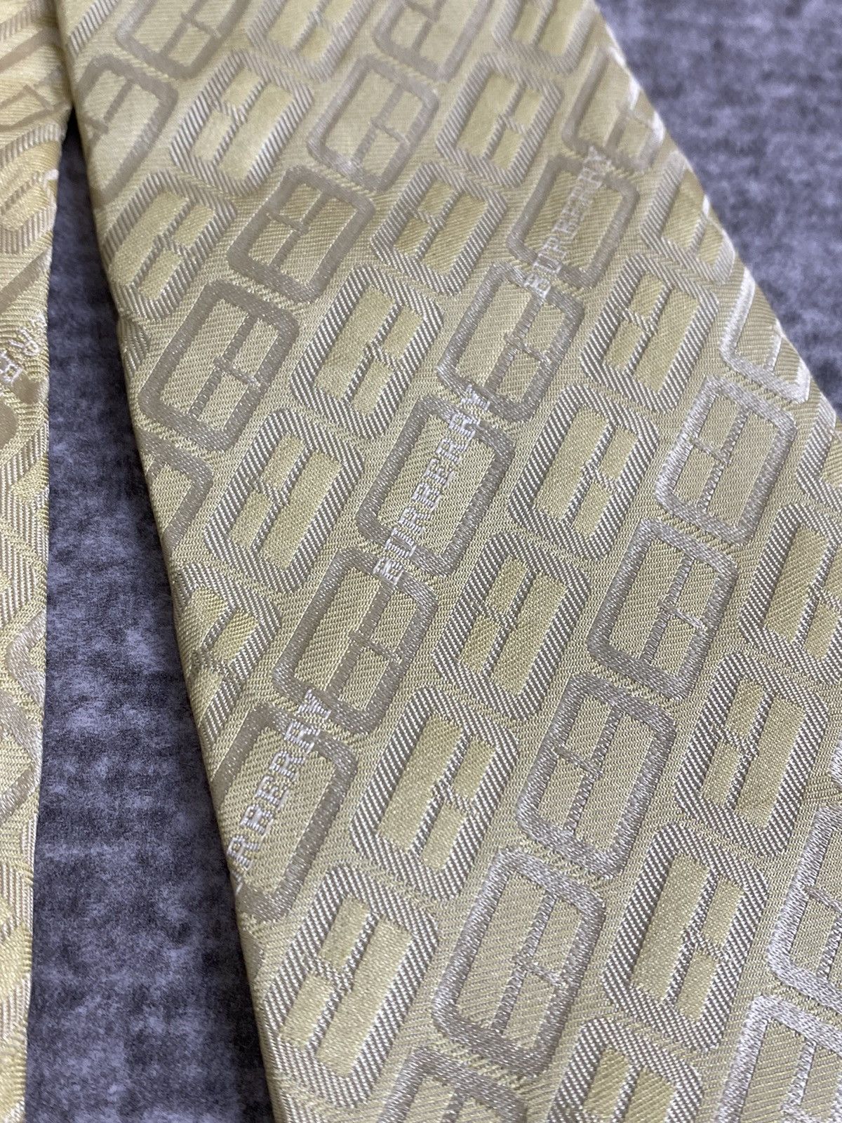 Burberry Burberry Yellow Silk Tie Size ONE SIZE - 4 Thumbnail