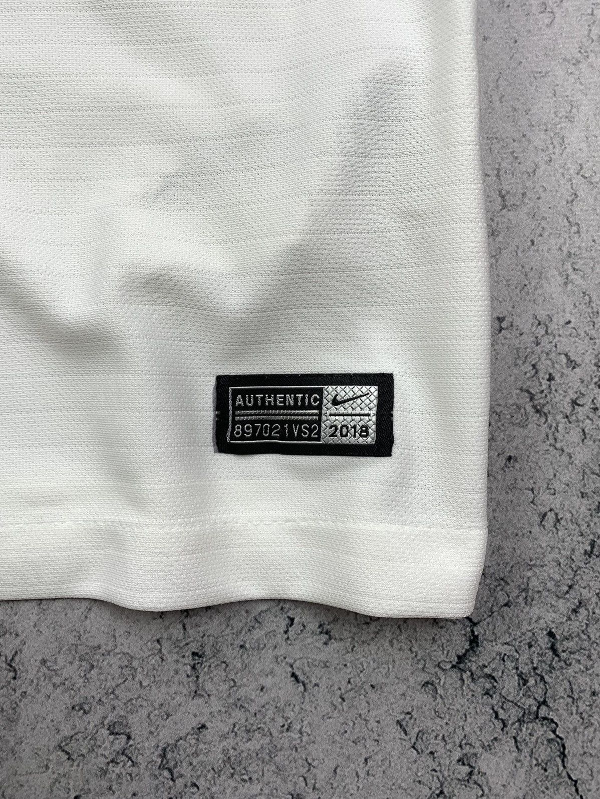 Nike Nike England National Team 2018-2019 Home Jersey Size L Size US L / EU 52-54 / 3 - 5 Thumbnail