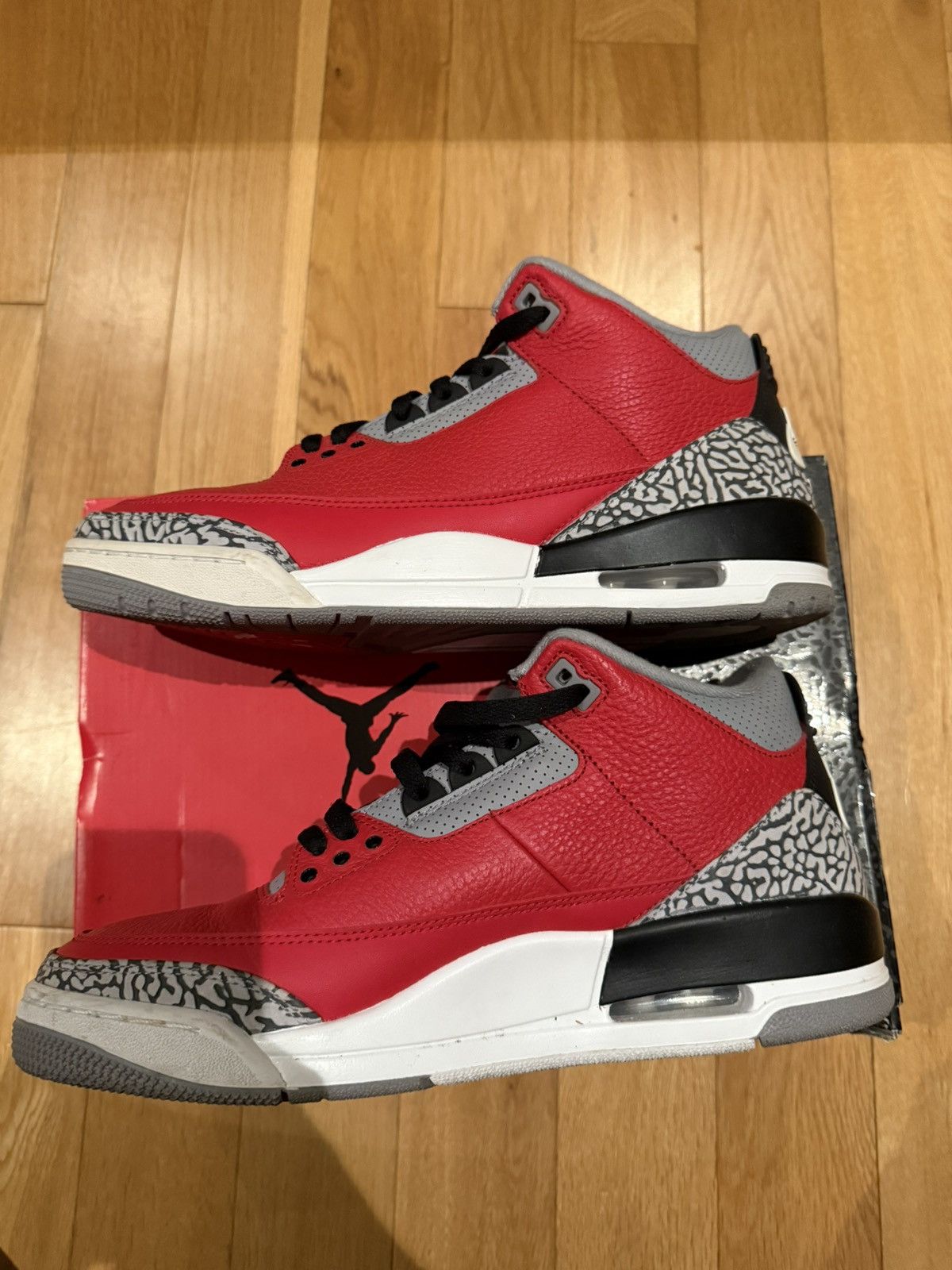 Jordan Brand fire red 3 Size US 10 / EU 43 - 2 Thumbnail