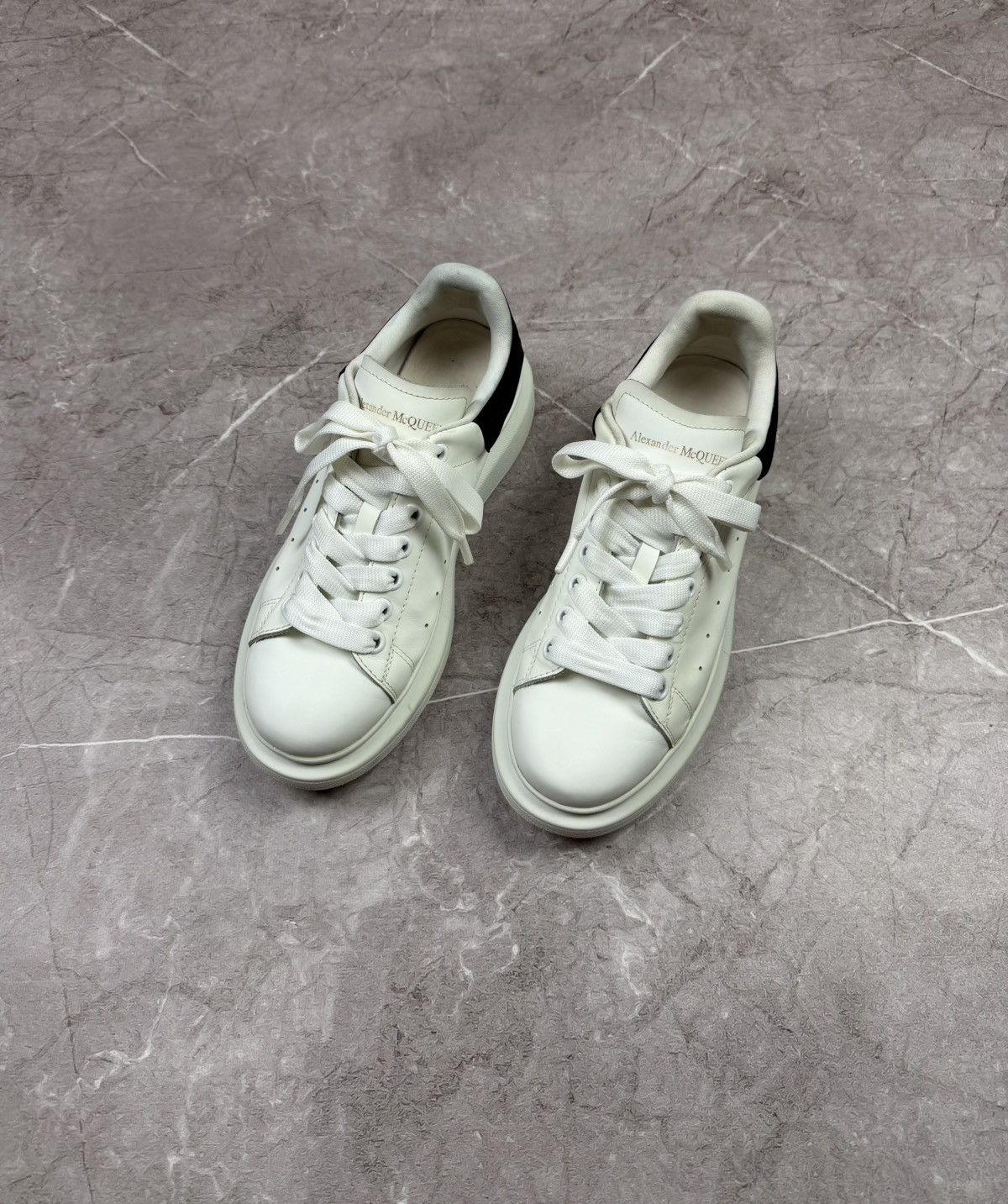 Alexander McQueen Alexander McQueen Sneakers Size 40 Size US 7 / EU 40 - 4 Thumbnail