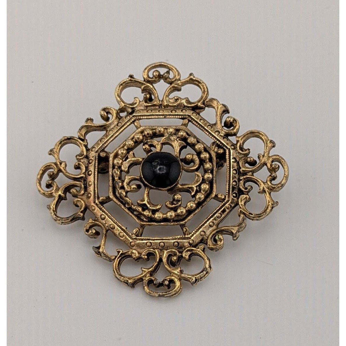 Other Vintage Gothic Victorian Style Filigree Brooch Gold Tone Wit Size ONE SIZE - 5 Thumbnail