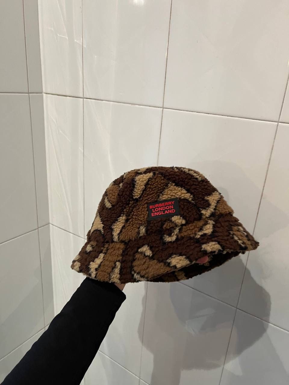 Burberry Burberry monogram sherpa bucket hat Size ONE SIZE - 11 Thumbnail