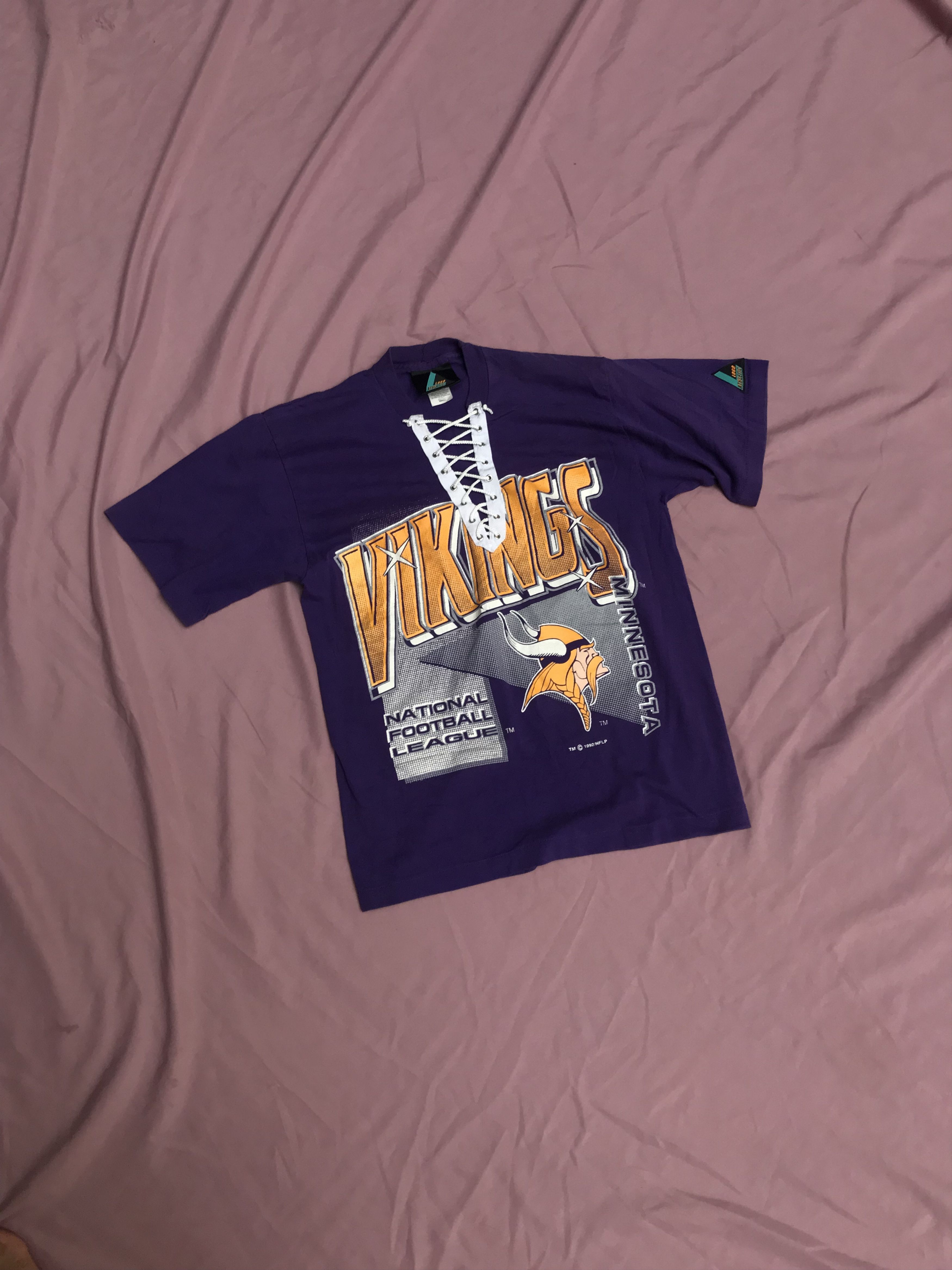 Logo Athletic 1992 NFL VINTAGE MADE IN USA minnesota vikings tshirt Size US S / EU 44-46 / 1 - 5 Thumbnail