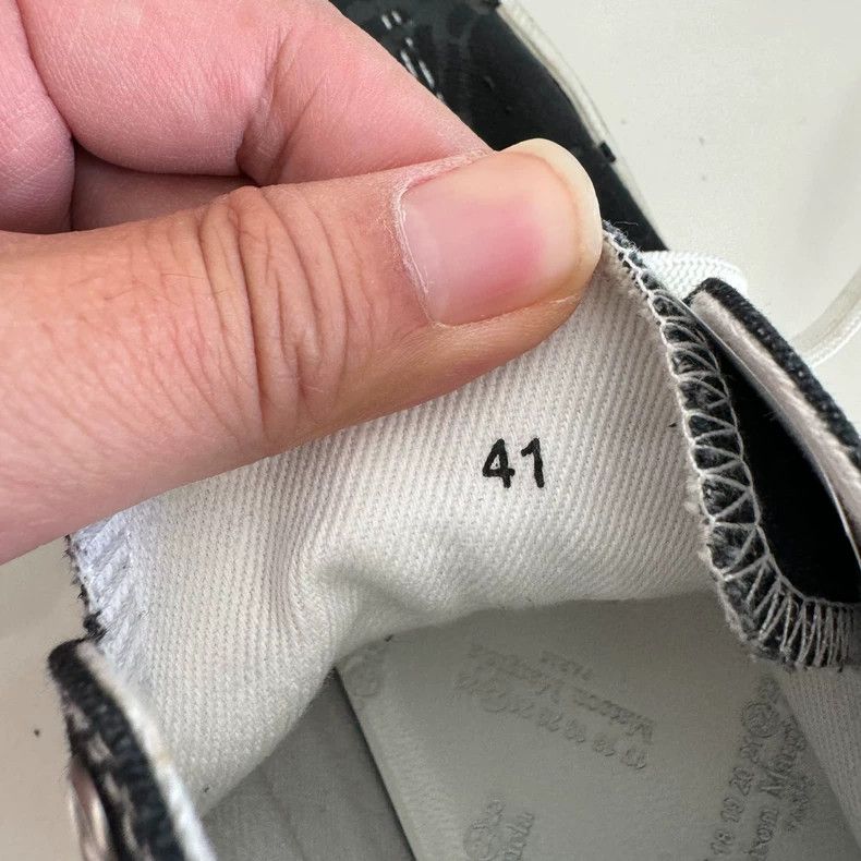 Maison Margiela Maison Margiela Classic black splash ink Tabi split-toe can Size US 8 / EU 41 - 5 Thumbnail