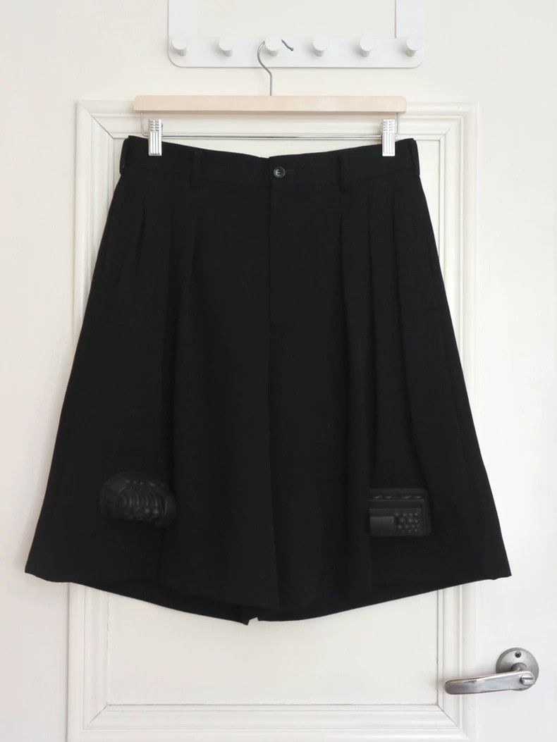 Comme des Garcons Comme des Garcons Black Pleated Toy Shorts Size US 36 / EU 52 - 1 Thumbnail