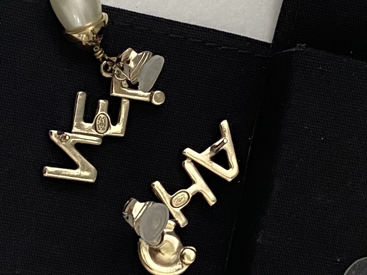 Chanel Authentic Chanel earrings Size ONE SIZE - 11 Thumbnail
