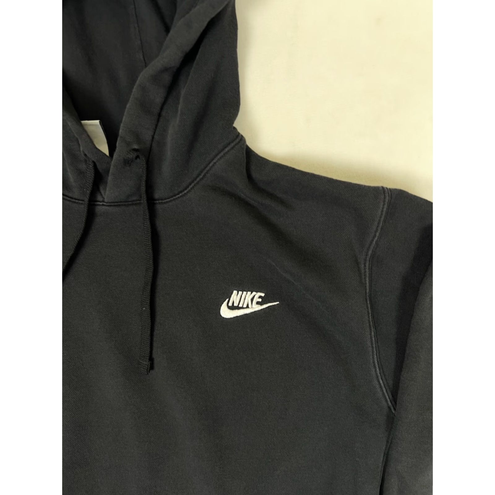 Nike VINTAGE Nike Hoodie Sweatshirt Black Pullover Size S L Embroidered Swoosh Fade 90s Mens Sportswear Hoodie Size US L / EU 52-54 / 3 - 2 Thumbnail