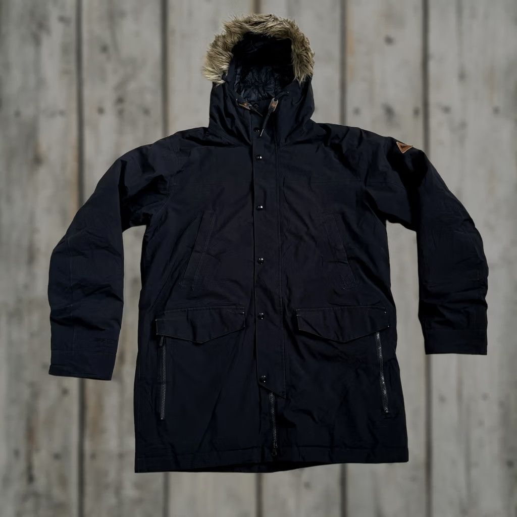 Burton VINTAGE Burton Black Parka Jacket Fur Hood Goretex Size Large Durable Goods Mens Size US L / EU 52-54 / 3 - 1 Thumbnail