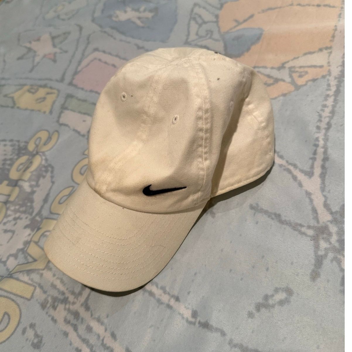Nike Stylish Nike Hat - Perfect for Any Occasion! Size ONE SIZE - 1 Thumbnail