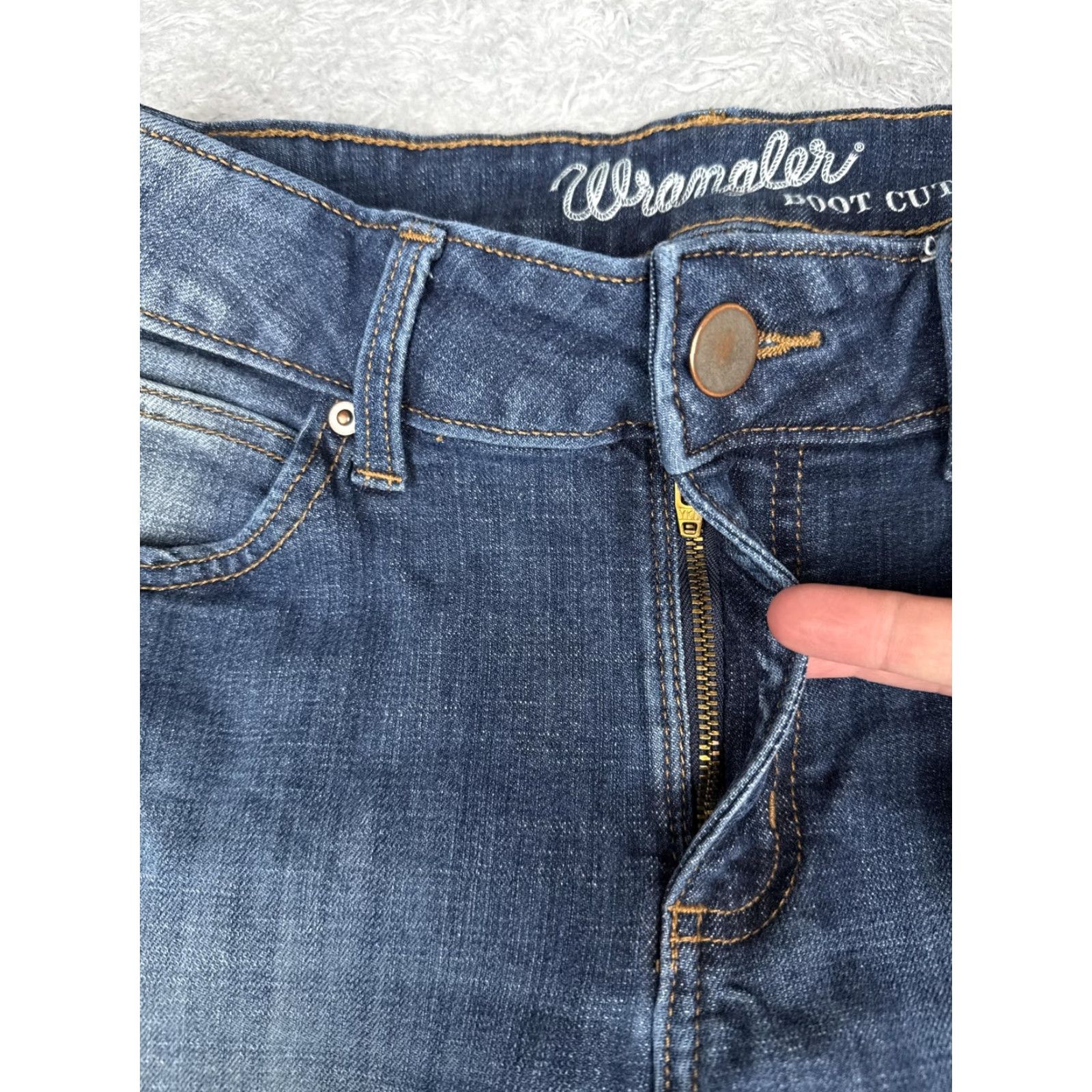 Wrangler Wrangler Jeans Womens Juniors 9 Blue Bootcut Mid Rise Stretch Denim Medium Wash Jeans Womens Juniors 9 Blue Bootcut Medium Wash Wrangler Size 30" / US 8 / IT 44 - 5 Thumbnail