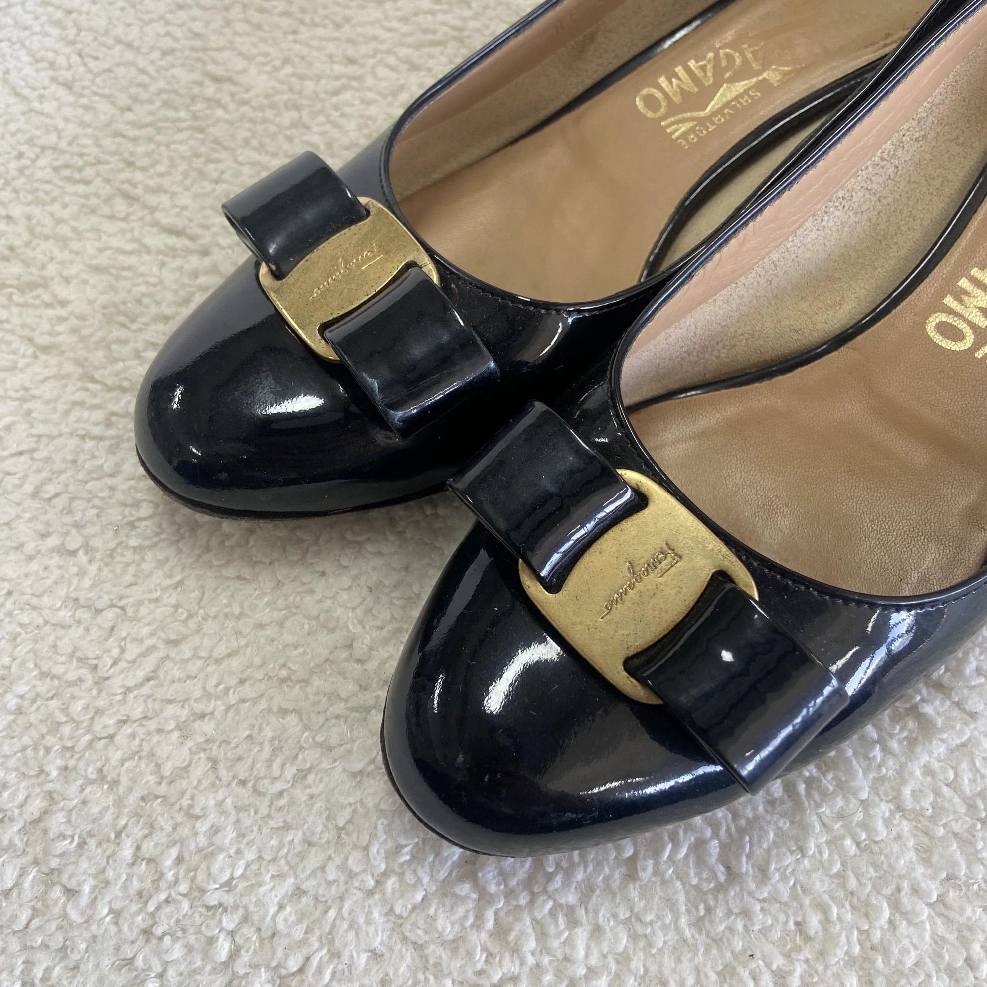 Salvatore Ferragamo Ferragamo Black Patent Leather Low-Heel Shoes 37 8014 Size US 6.5 / IT 36.5 - 5 Thumbnail