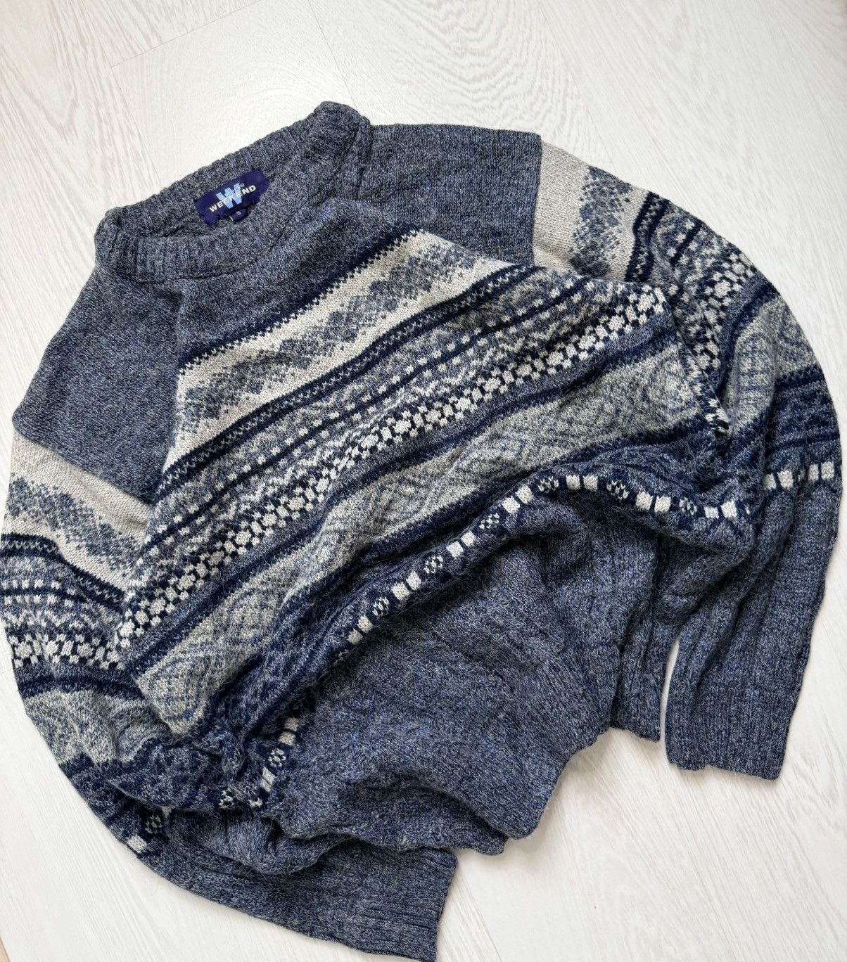 Vintage Vintage Navy Blue and Grey Patterned Wool Knit Sweater Size US S / EU 44-46 / 1 - 4 Thumbnail