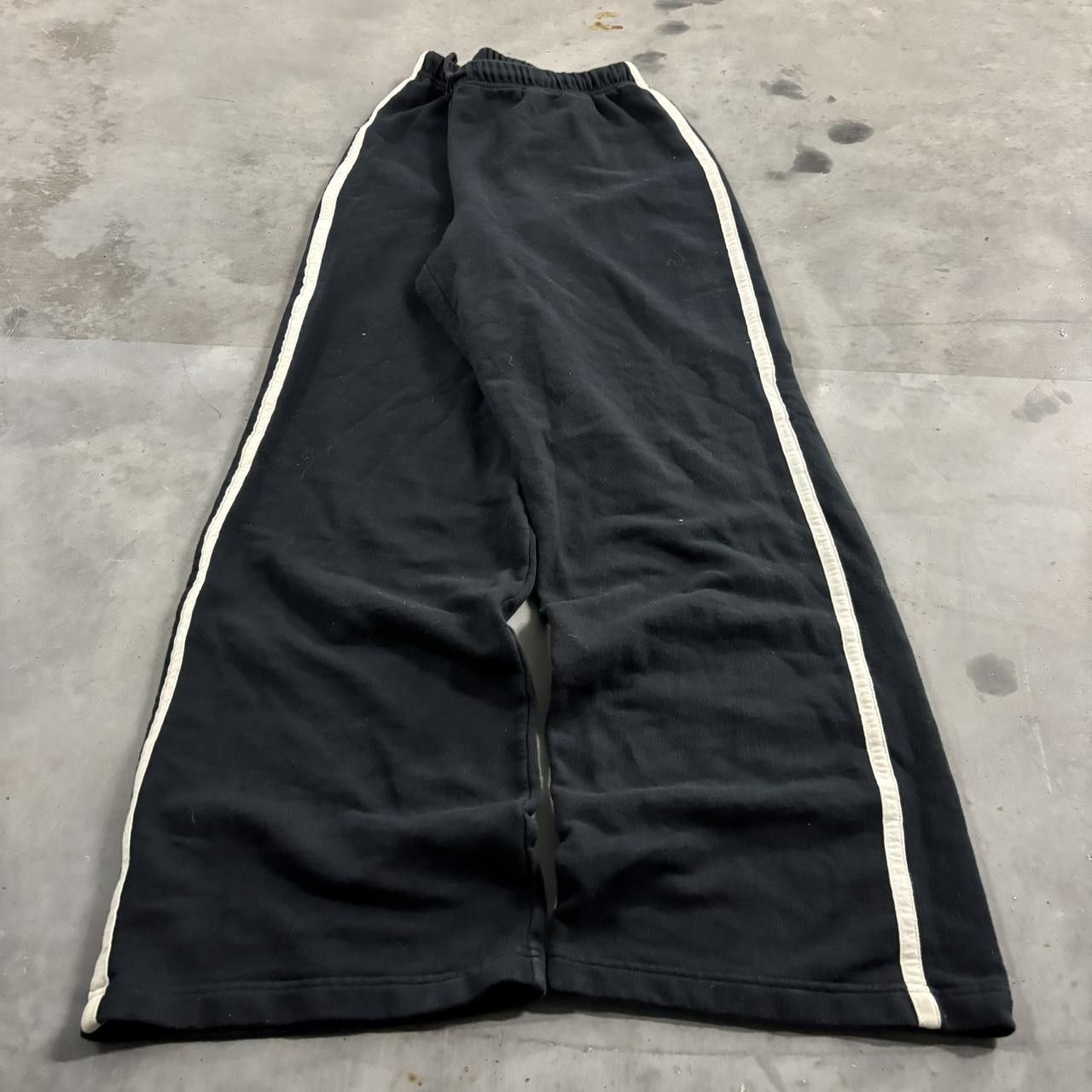 Vintage Crazy Vintage Y2K/2000s Baggy Black Striped Streetwear Skater Essential Sweatpants! Size US 32 / EU 48 - 3 Thumbnail