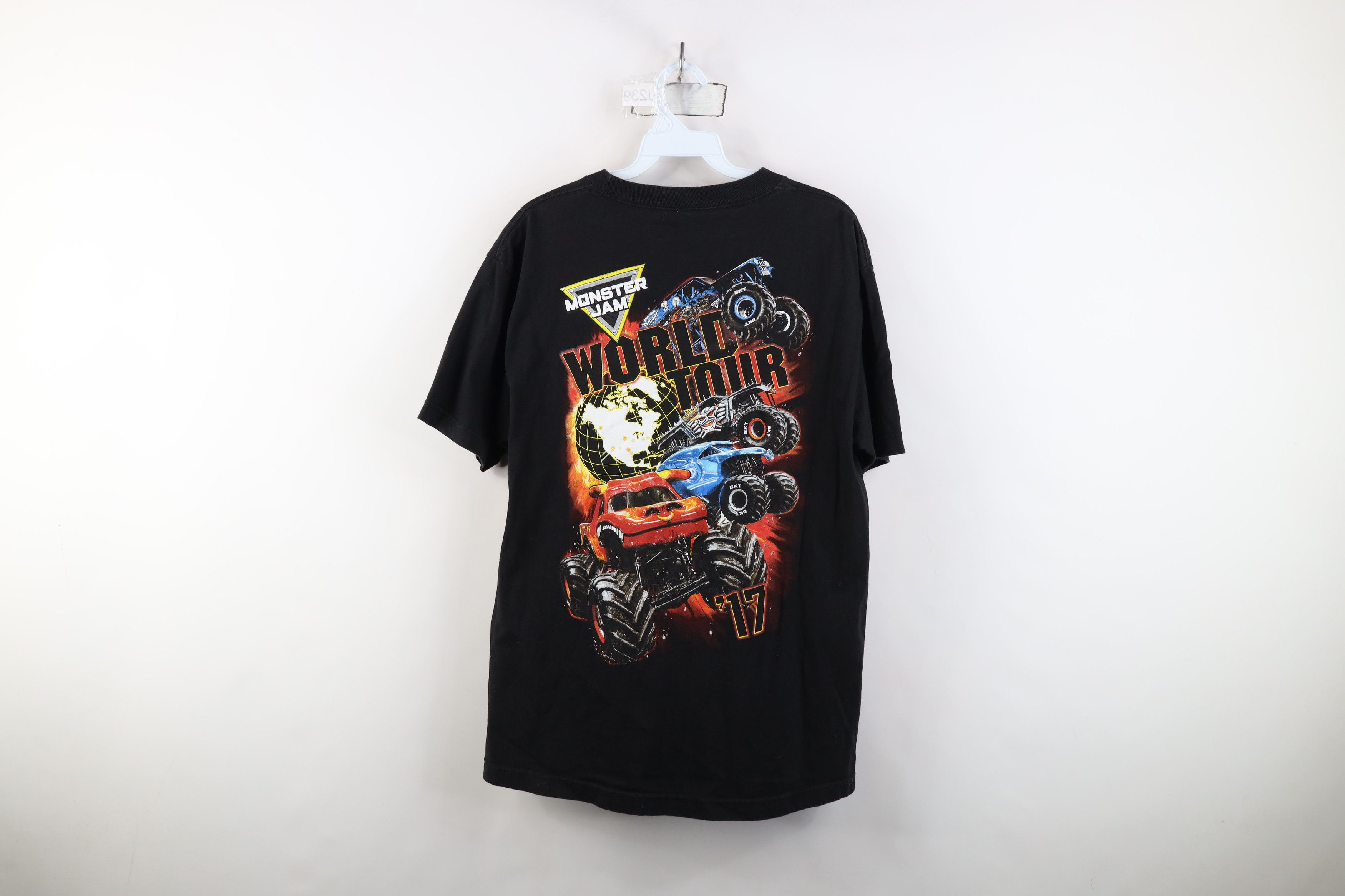 Vintage Y2K Streetwear Monster Jam World Tour Grave Digger T-Shirt Size US M / EU 48-50 / 2 - 11 Thumbnail