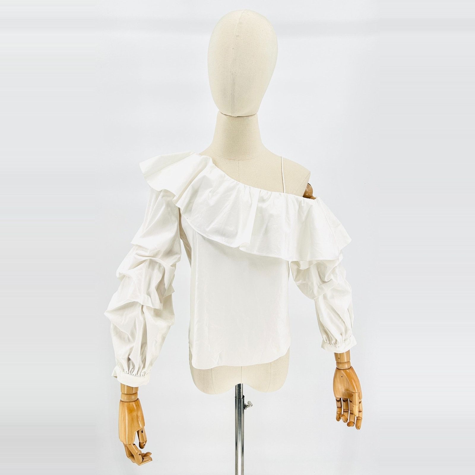 Alice + Olivia White Off-Shoulder Ruffle Statement Blouse Top Size XS / US 0-2 / IT 36-38 - 1 Thumbnail