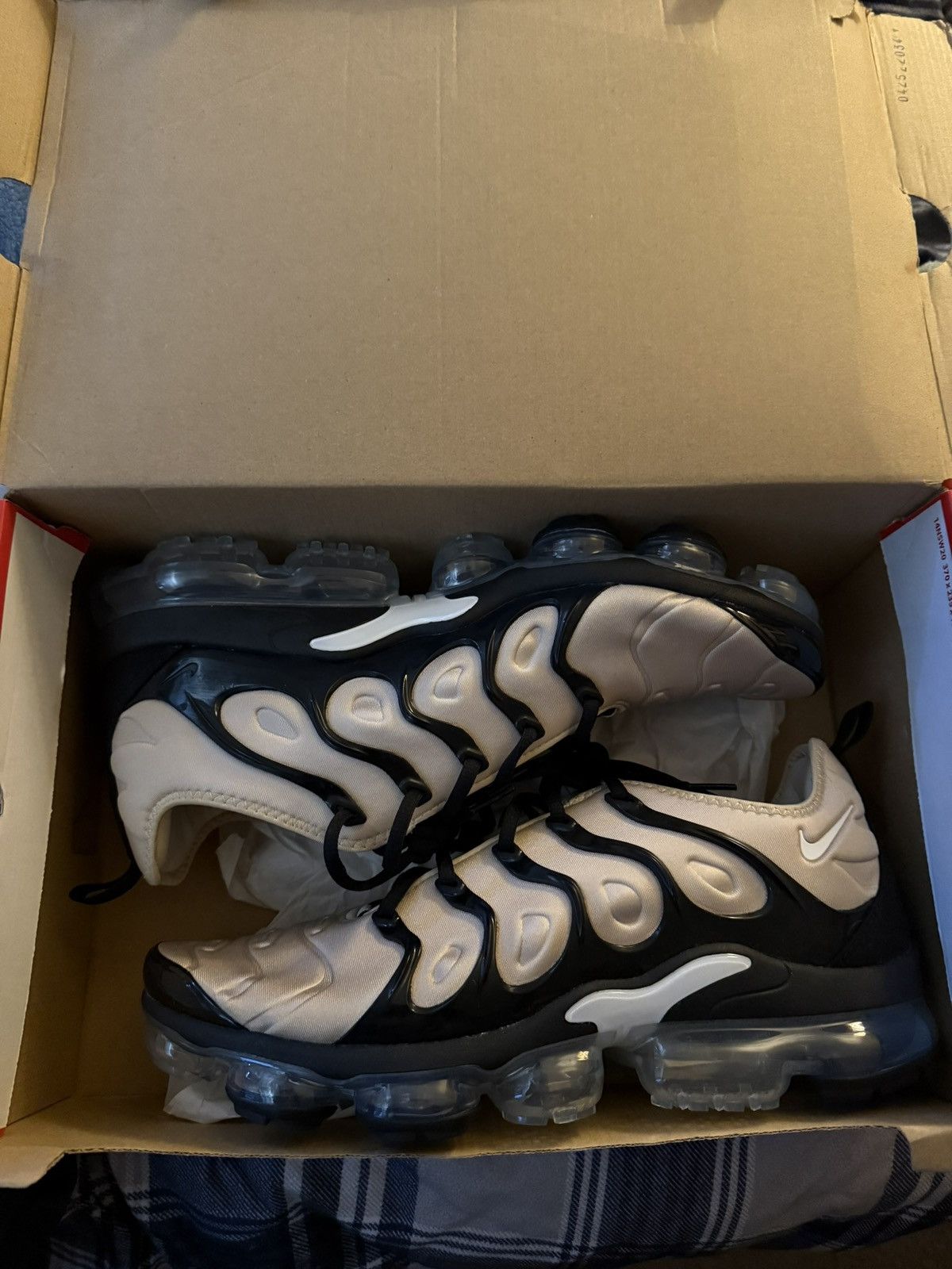 Nike Nike Vapormax Plus Size 12 NIB Size US 12 / EU 45 - 7 Thumbnail