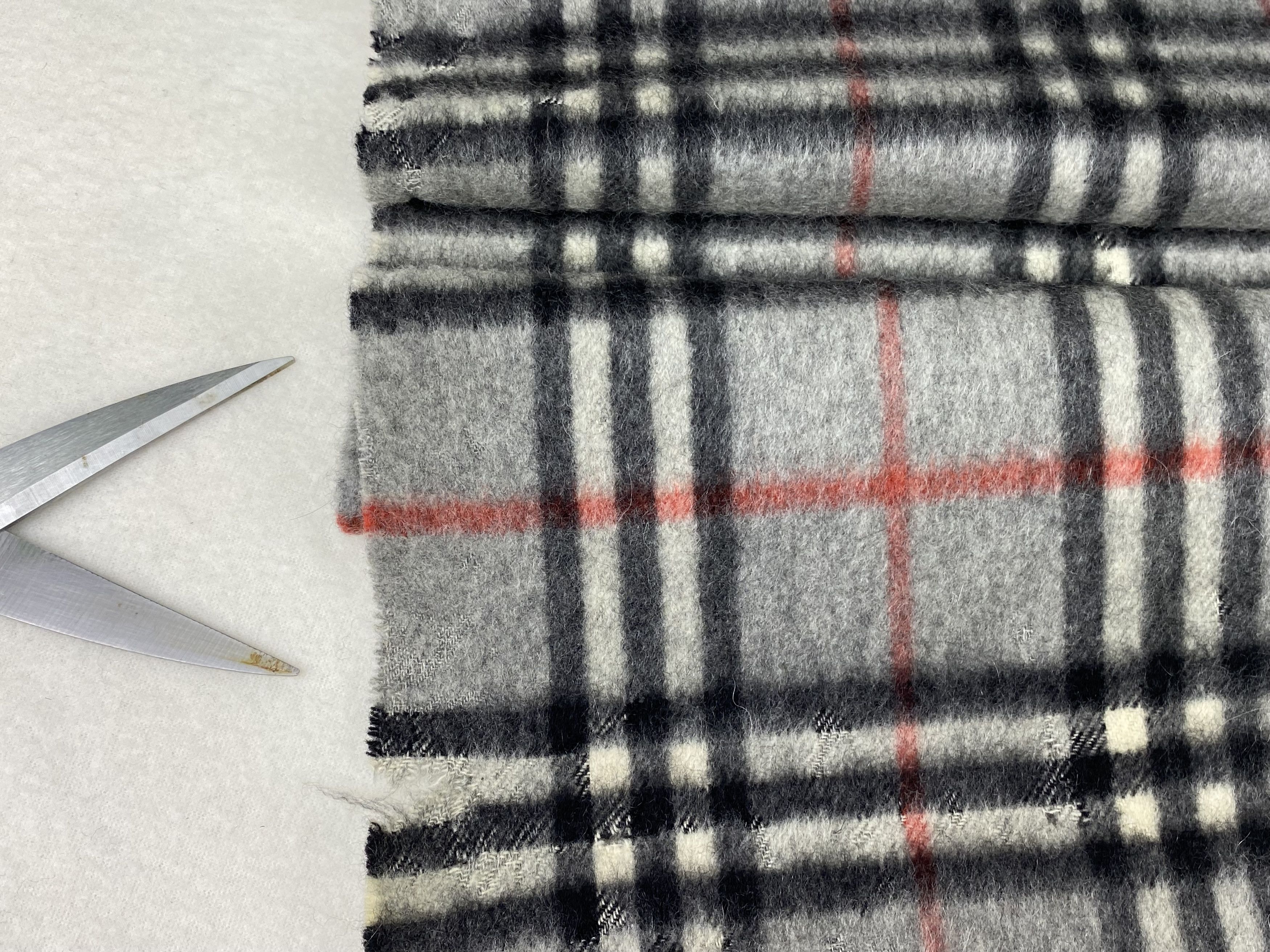 Vintage Burberrys Pure Cashmere Checkered Vintage Scarf Size ONE SIZE - 9 Thumbnail