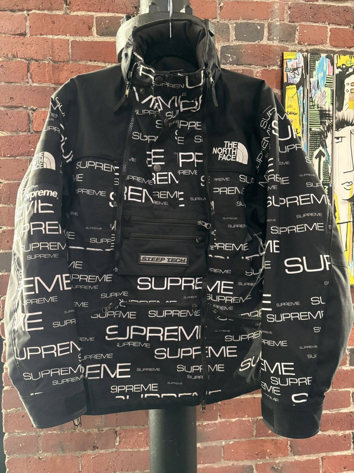 Supreme × The North Face Supreme x North Face Size US M / EU 48-50 / 2 - 2 Thumbnail