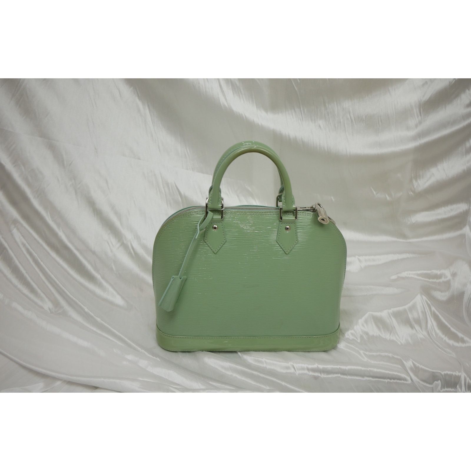 Louis Vuitton Louis Vuitton Alma Watercoat PM Size ONE SIZE - 2 Thumbnail