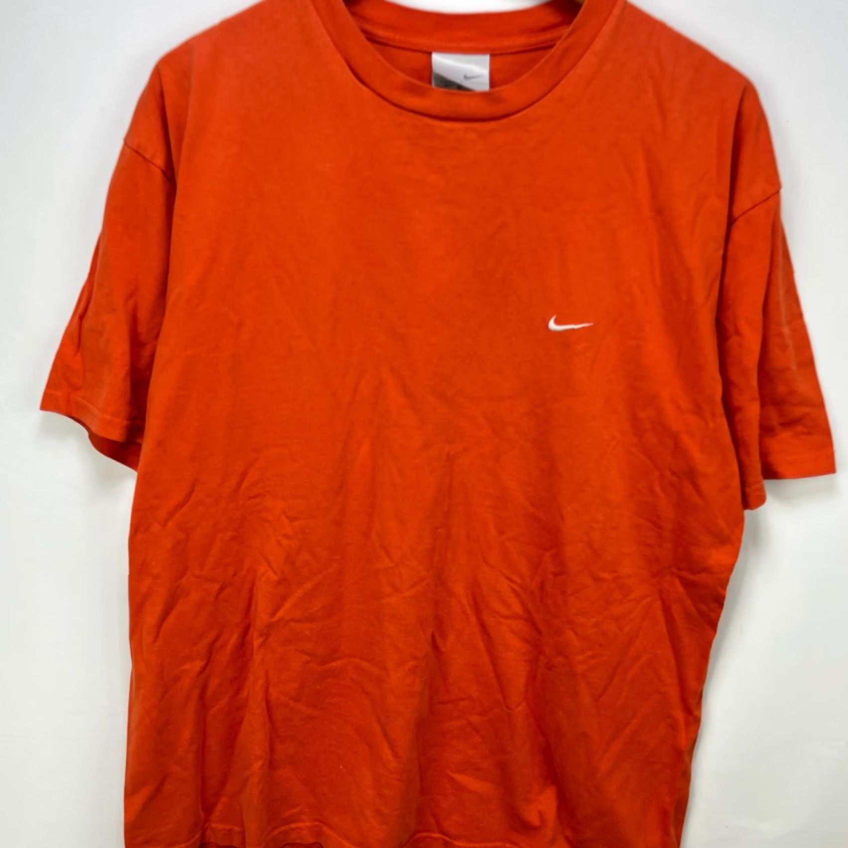 Nike VINTAGE Nike Swoosh Mini Embroidered Y2K T-Shirt Orange Large Size US L / EU 52-54 / 3 - 2 Thumbnail