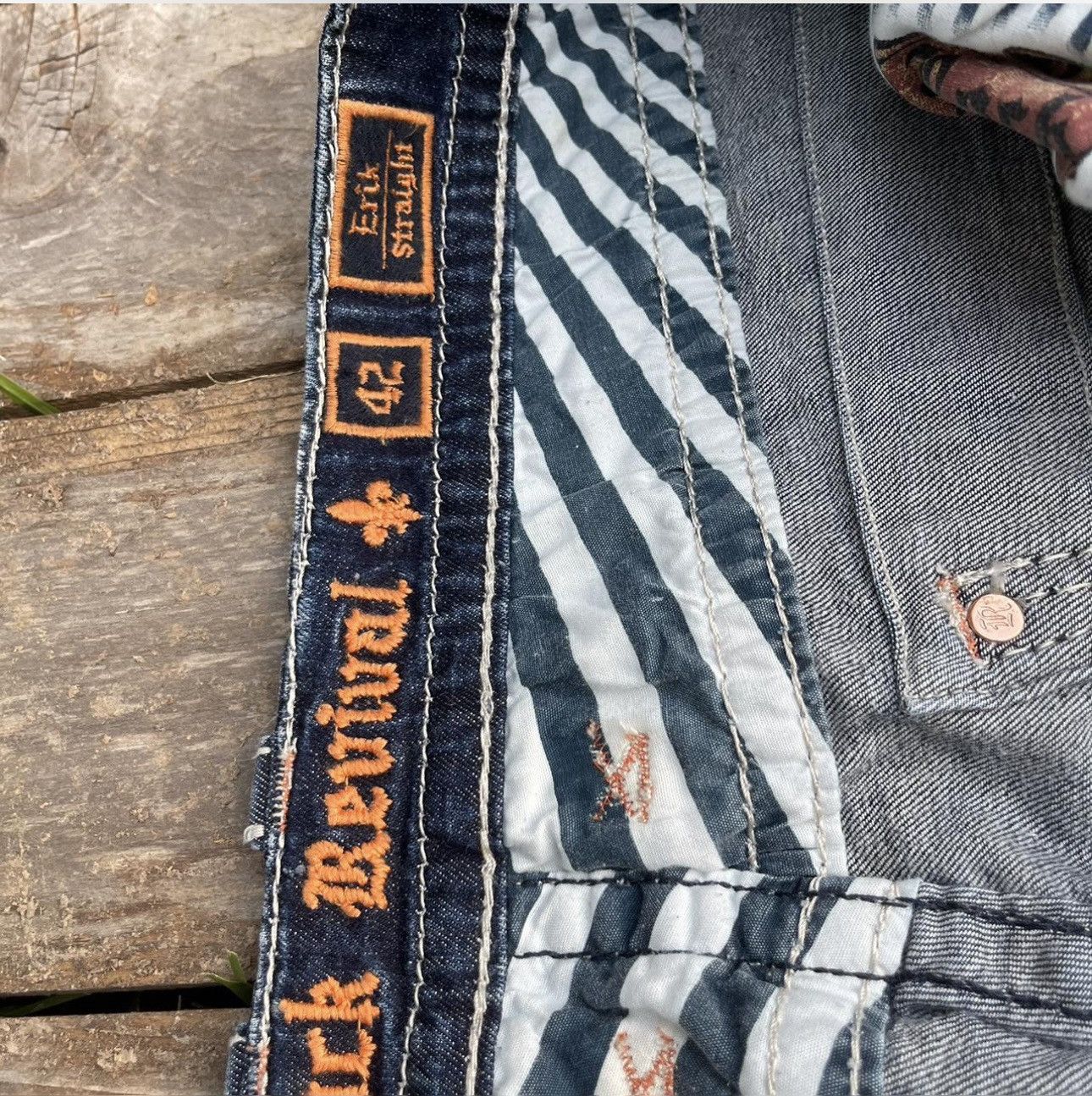Rock Revival RocK ReViVaL “Erik Straight" size 42 x 32 Men’s Jeans Size US 42 / EU 58 - 4 Thumbnail