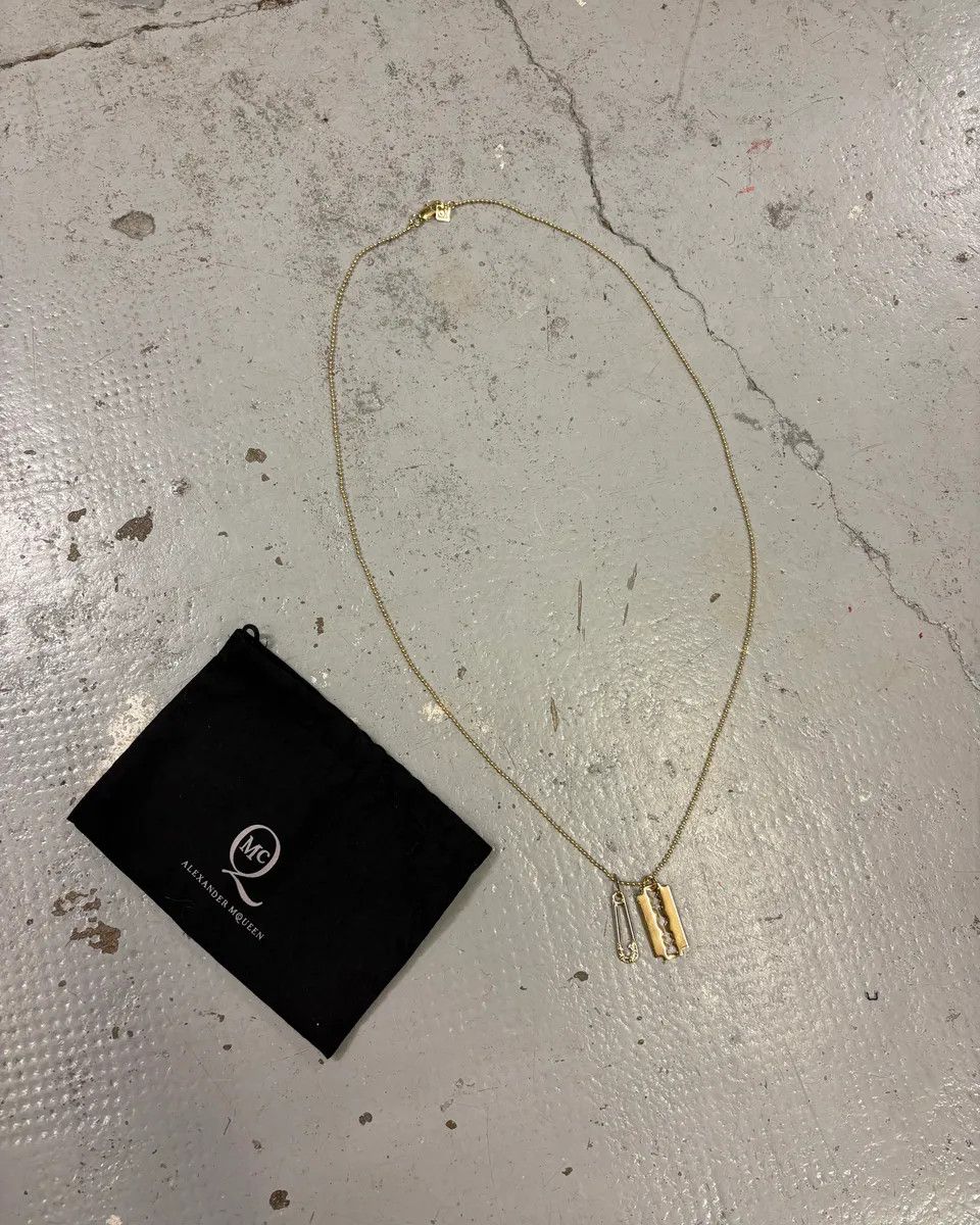 Alexander McQueen Alexander McQueen Razor Blade Pin Golden Necklace Size ONE SIZE - 1 Thumbnail