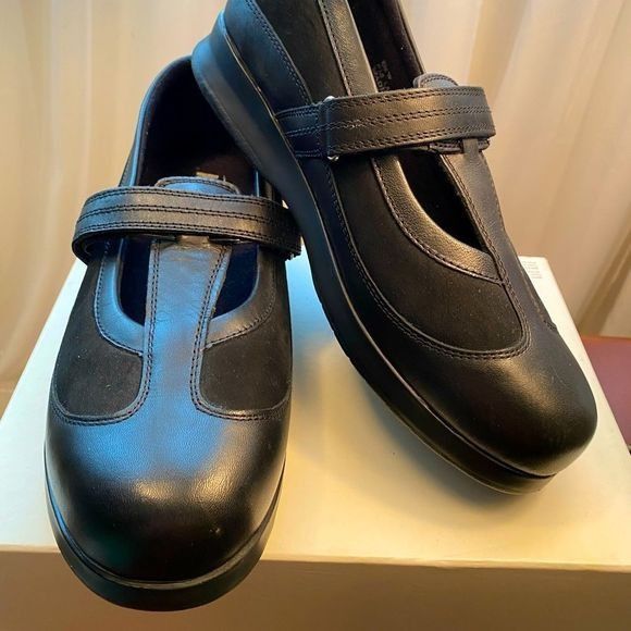 Drew Drew orthopedic black leather Mary Janes in 8.5 wide | Grailed