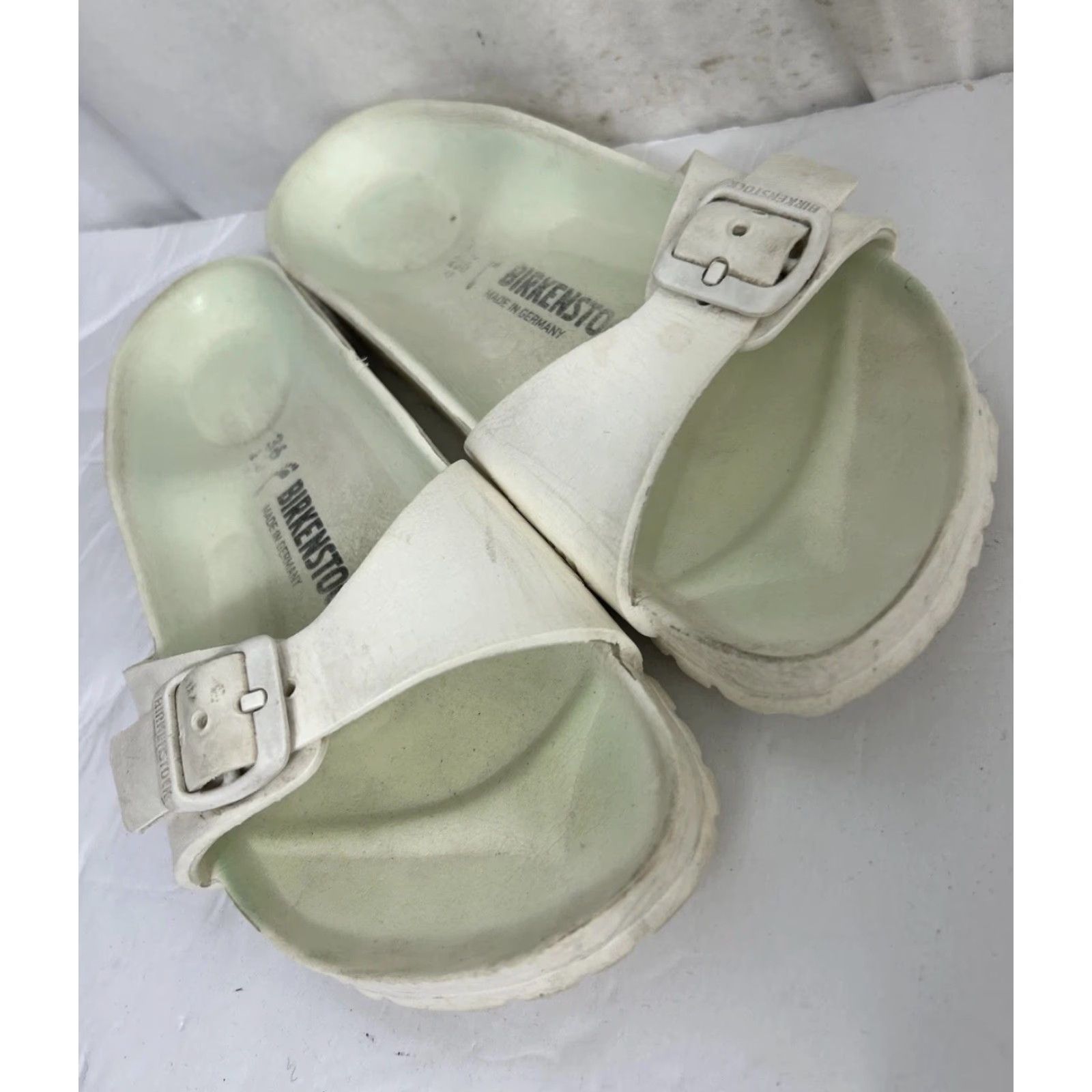 Birkenstock VINTAGE Birkenstock Madrid Sandal White Rubber Buckle 36 EU 5.5 US Womens Slip-On Weekender Shoes Size US 6 / IT 36 - 2 Thumbnail