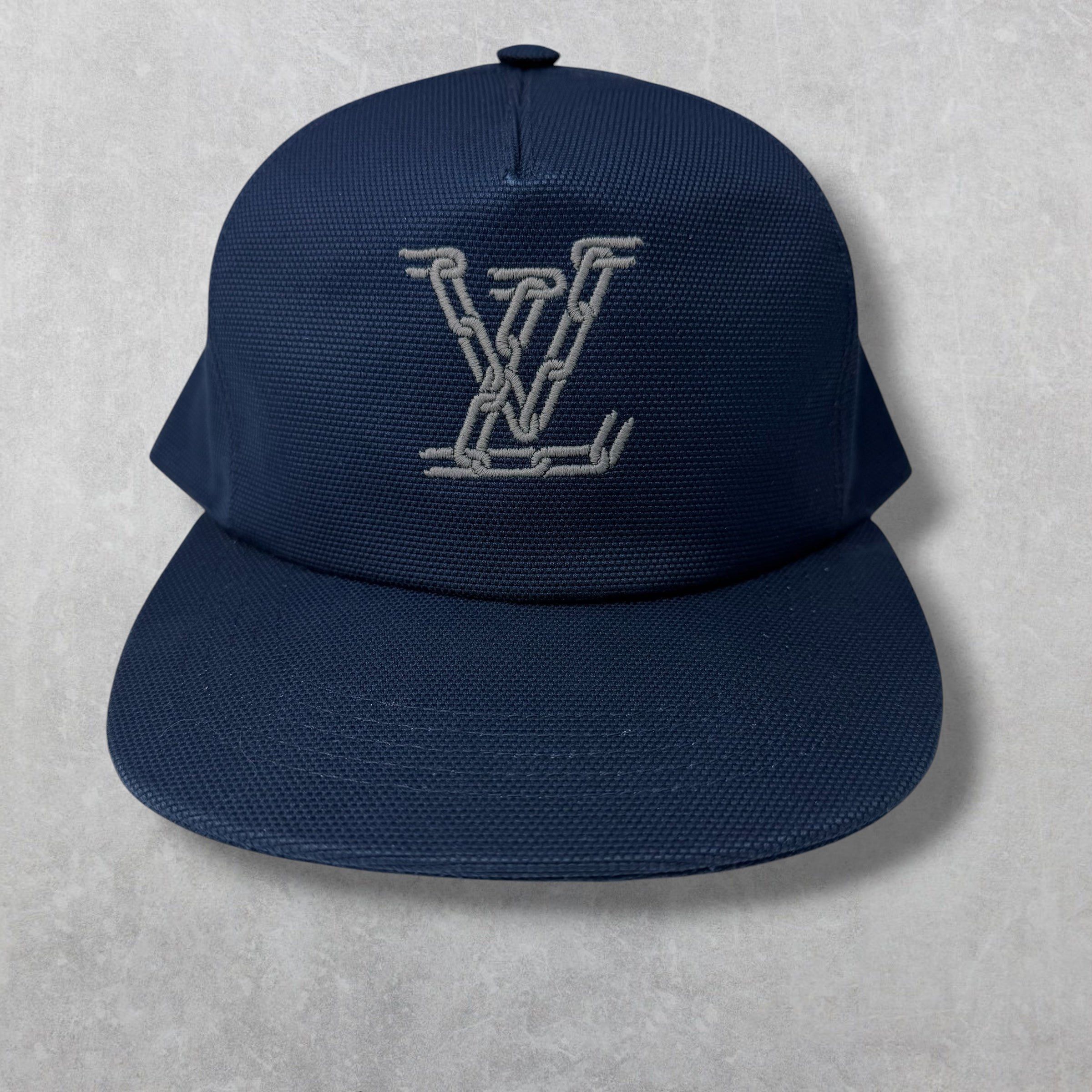 Louis Vuitton Louis Vuitton Chain Link Logo Hat Size ONE SIZE - 1 Thumbnail