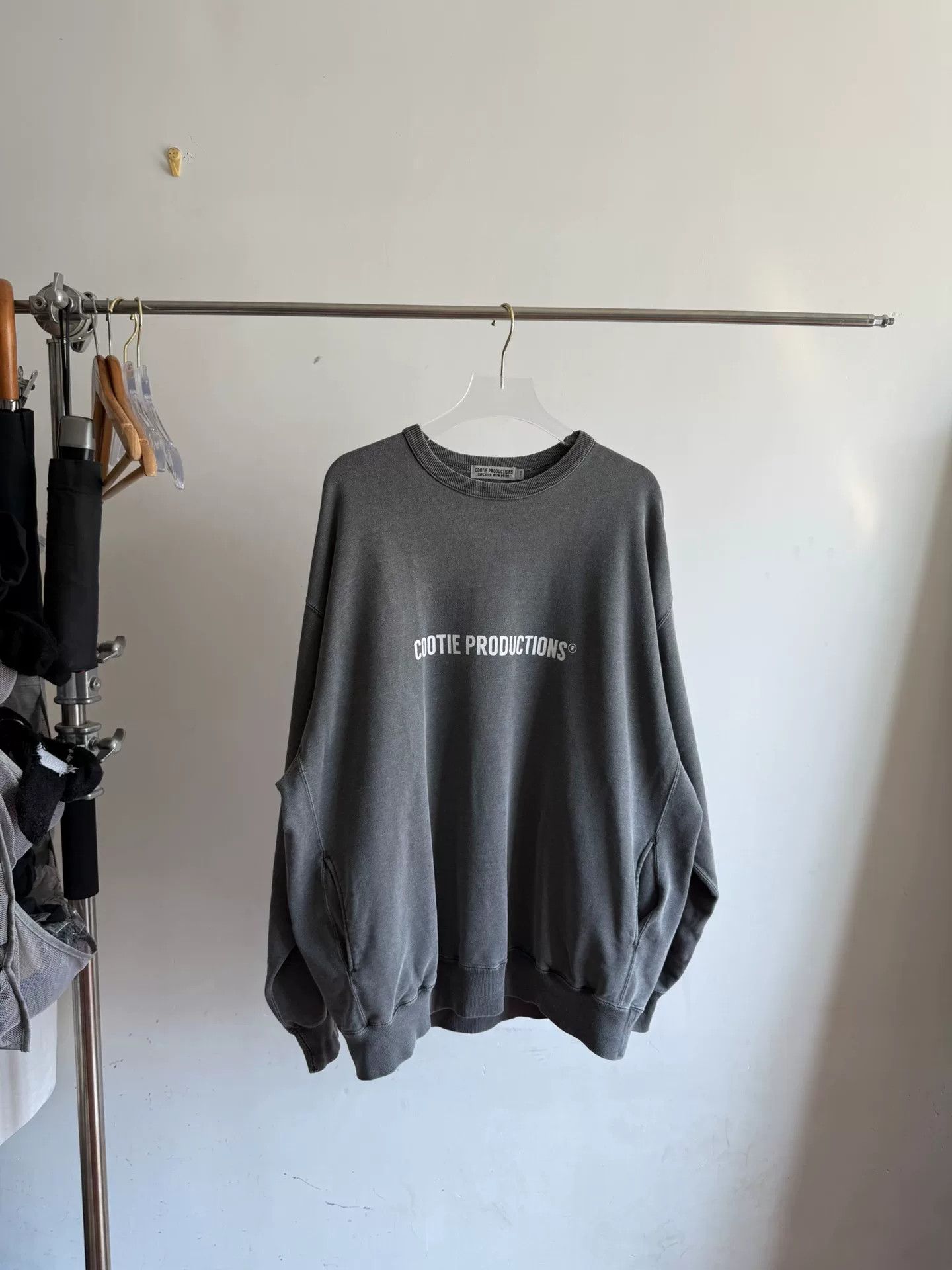 Japanese Brand Cootie Productions Washed Printed Sweatshirt Size US L / EU 52-54 / 3 - 1 Thumbnail