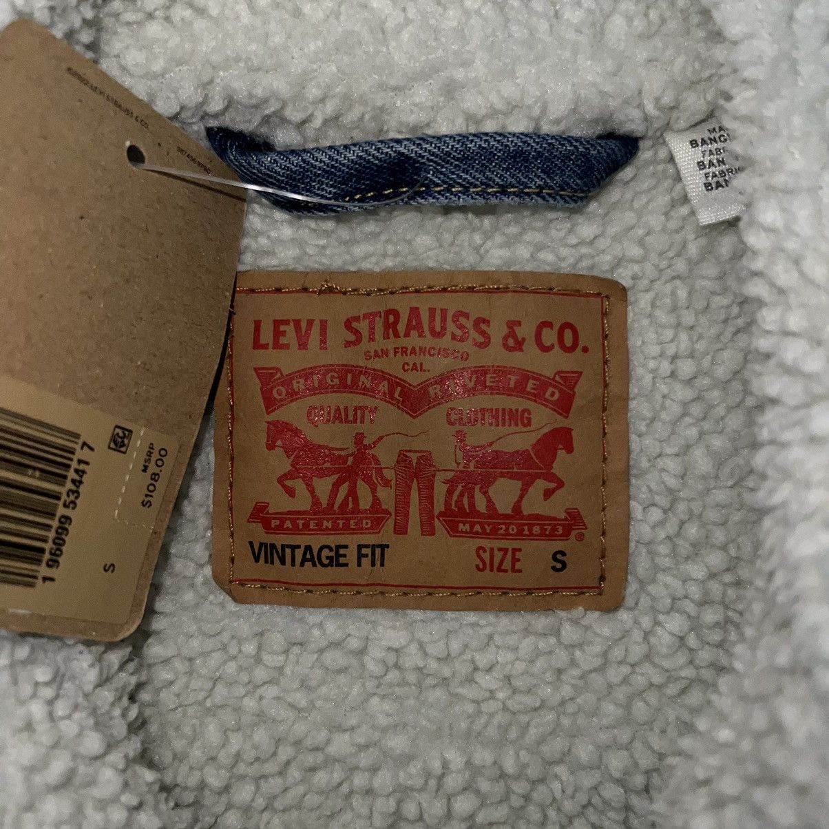 Levi's Levi’s Vintage Fit Sherpa Trucker Jacket Blue Size: Small Size US S / EU 44-46 / 1 - 2 Thumbnail
