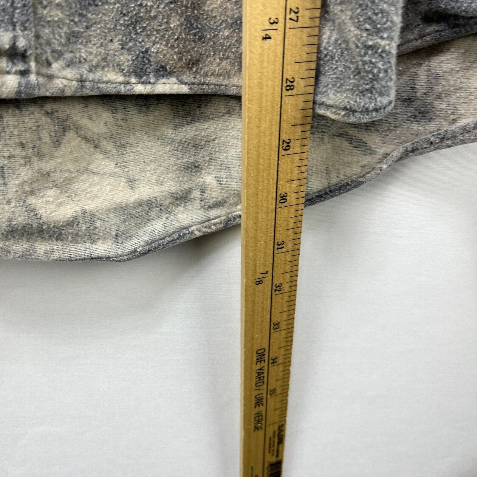 Vintage Vintage 90s Sun Faded Realtree Camo Mossy Button-Up Medium Size US M / EU 48-50 / 2 - 7 Thumbnail