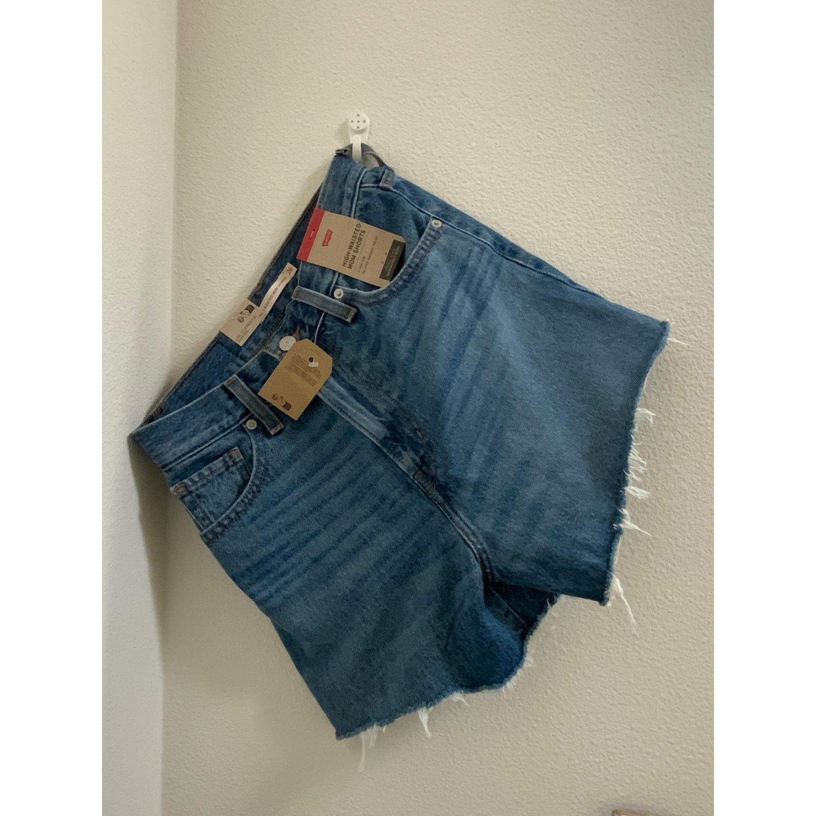 Levi's Women’s high waisted mom shorts Size 26" / US 2 / IT 38 - 4 Thumbnail