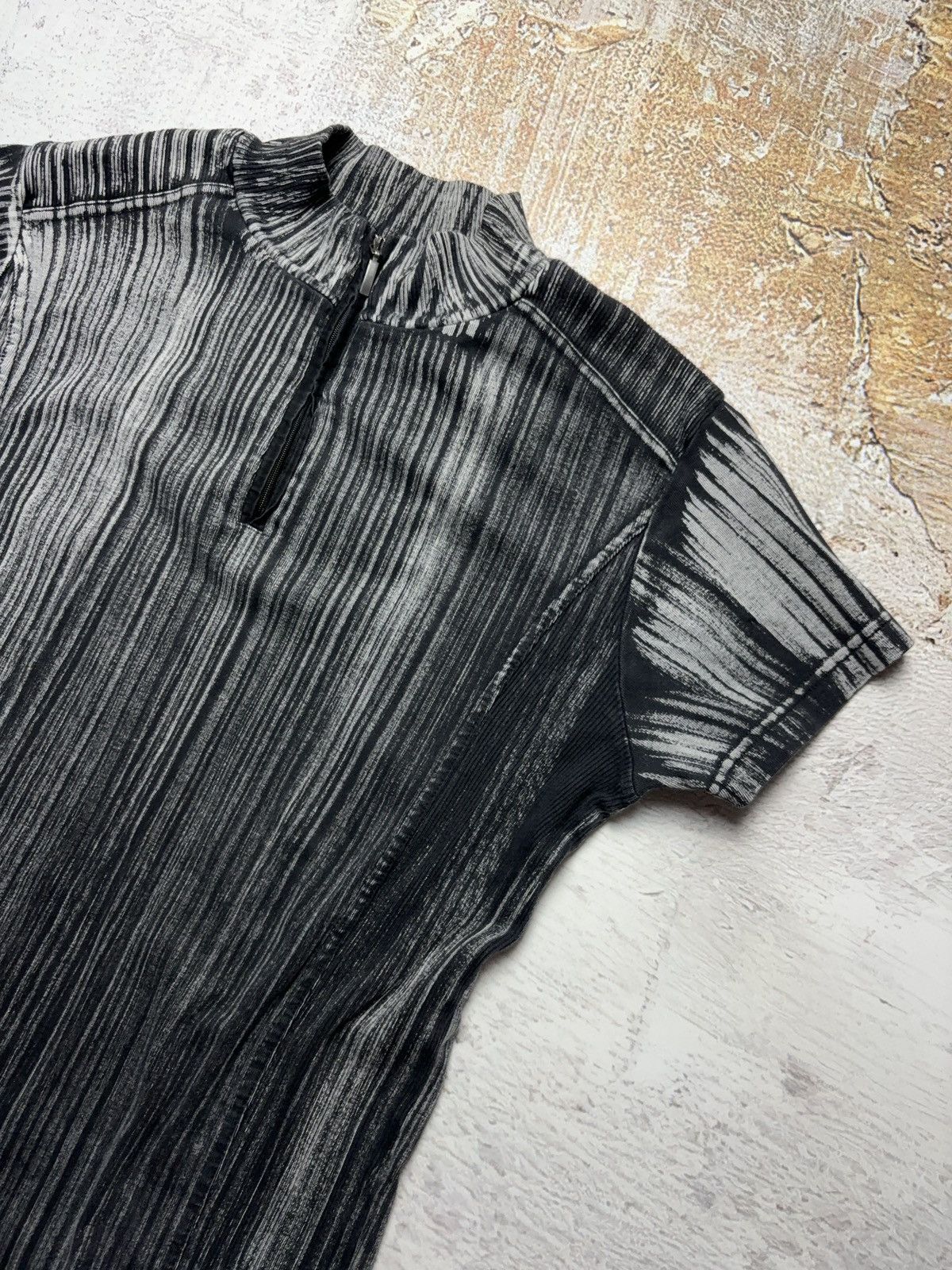 Vintage Avant Garde archive vintage zip up t-shirt Size US M / EU 48-50 / 2 - 4 Thumbnail