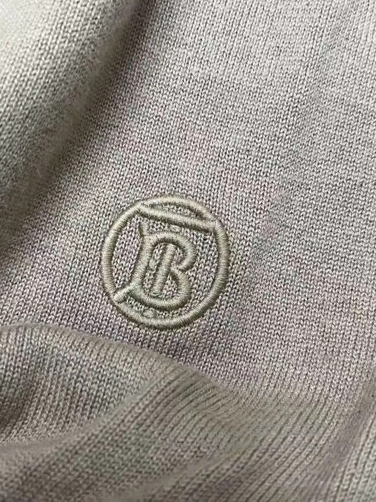 Burberry Burberry Knit Sweater with Monogram Logo. Size M / US 6-8 / IT 42-44 - 4 Thumbnail