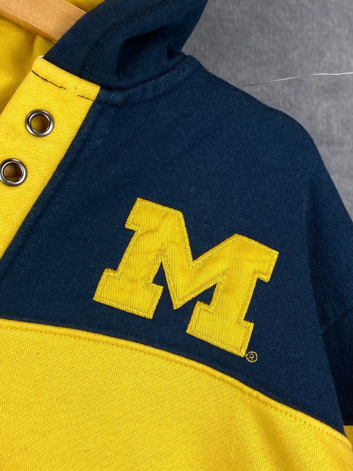 Champion Champion Michigan navy yellow varsity hoodie XL Size US XL / EU 56 / 4 - 4 Thumbnail