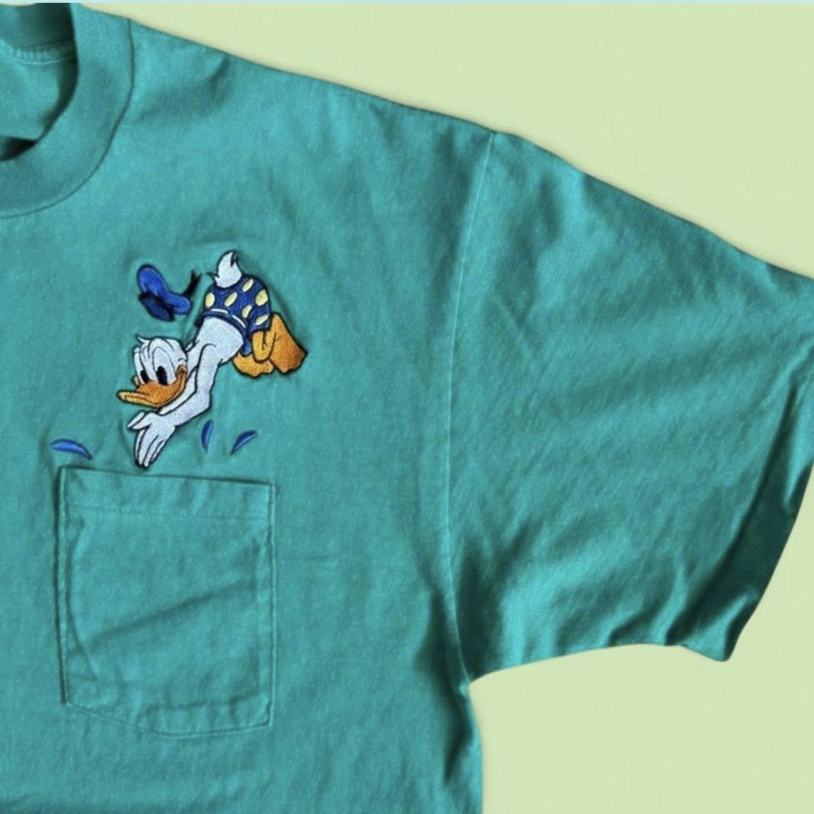 Disney Vintage Donald Duck Embroidered Pocket Tee Size US XL / EU 56 / 4 - 1 Thumbnail