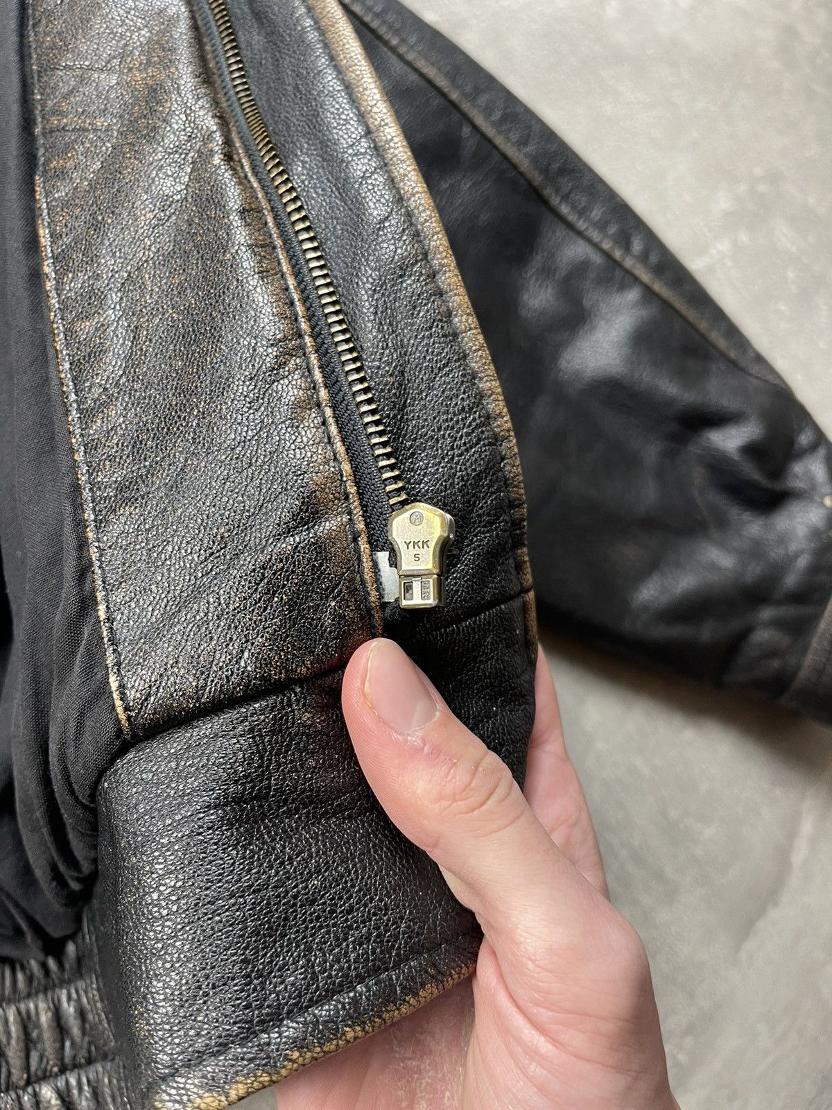 Vintage Vintage Leather A2 Flight Zip Avant Garde USA Bomber Jacket Size US XL / EU 56 / 4 - 12 Thumbnail