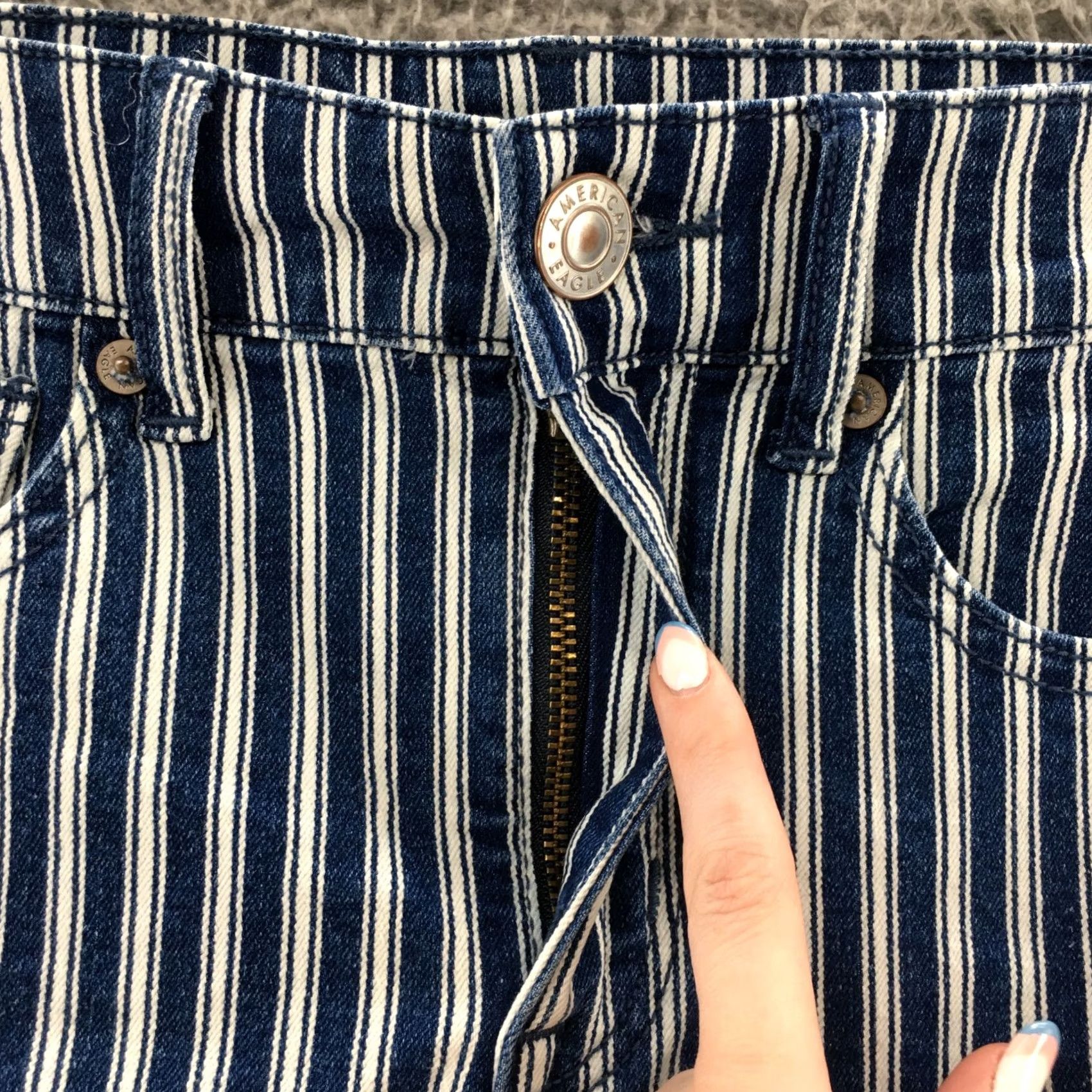 American Eagle Outfitters American Eagle Outfitters Mom Shorts Womens 00 Multicolor Striped Mid Rise Denim Cotton 5-Pocket Womens Mens? Size 24" / US 00 / IT 34 - 3 Thumbnail