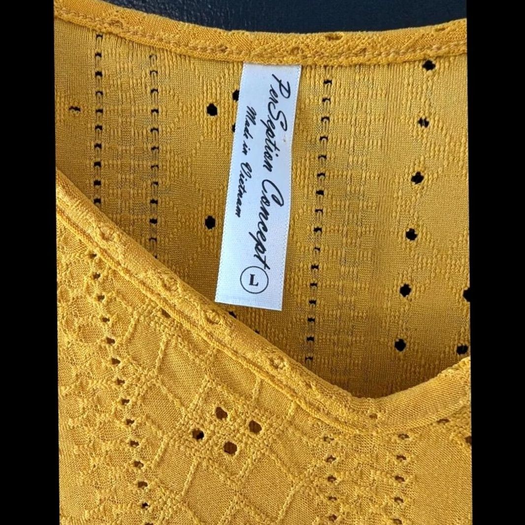 Vintage Perception Concept Blouse Shirt Womens L Yellow Eyelet Flutter Sleeve Tie Front V-Neck Casual Boho Spring Summer Modern Size L / US 10 / IT 46 - 4 Thumbnail